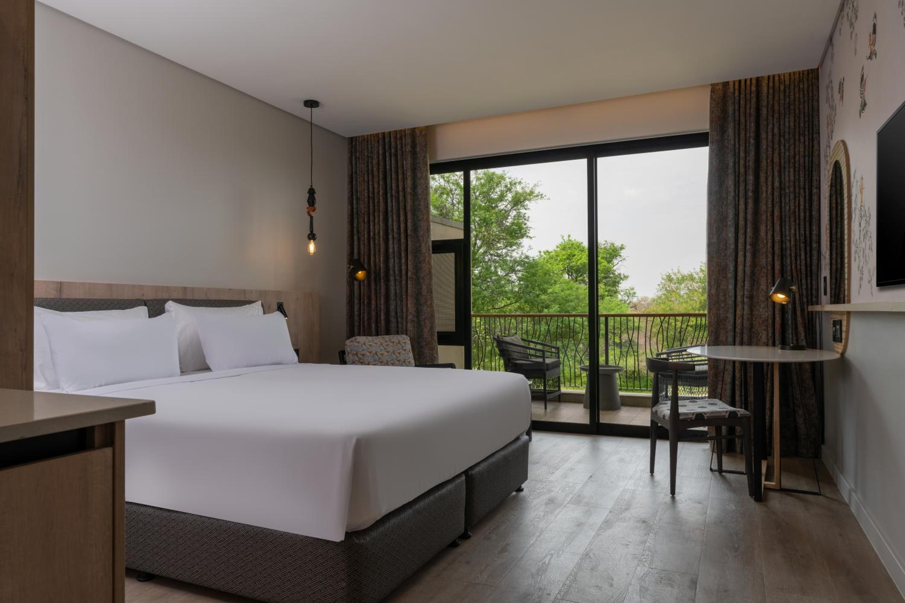 Superior Room with Drakensberg Mountain View - Photo 1