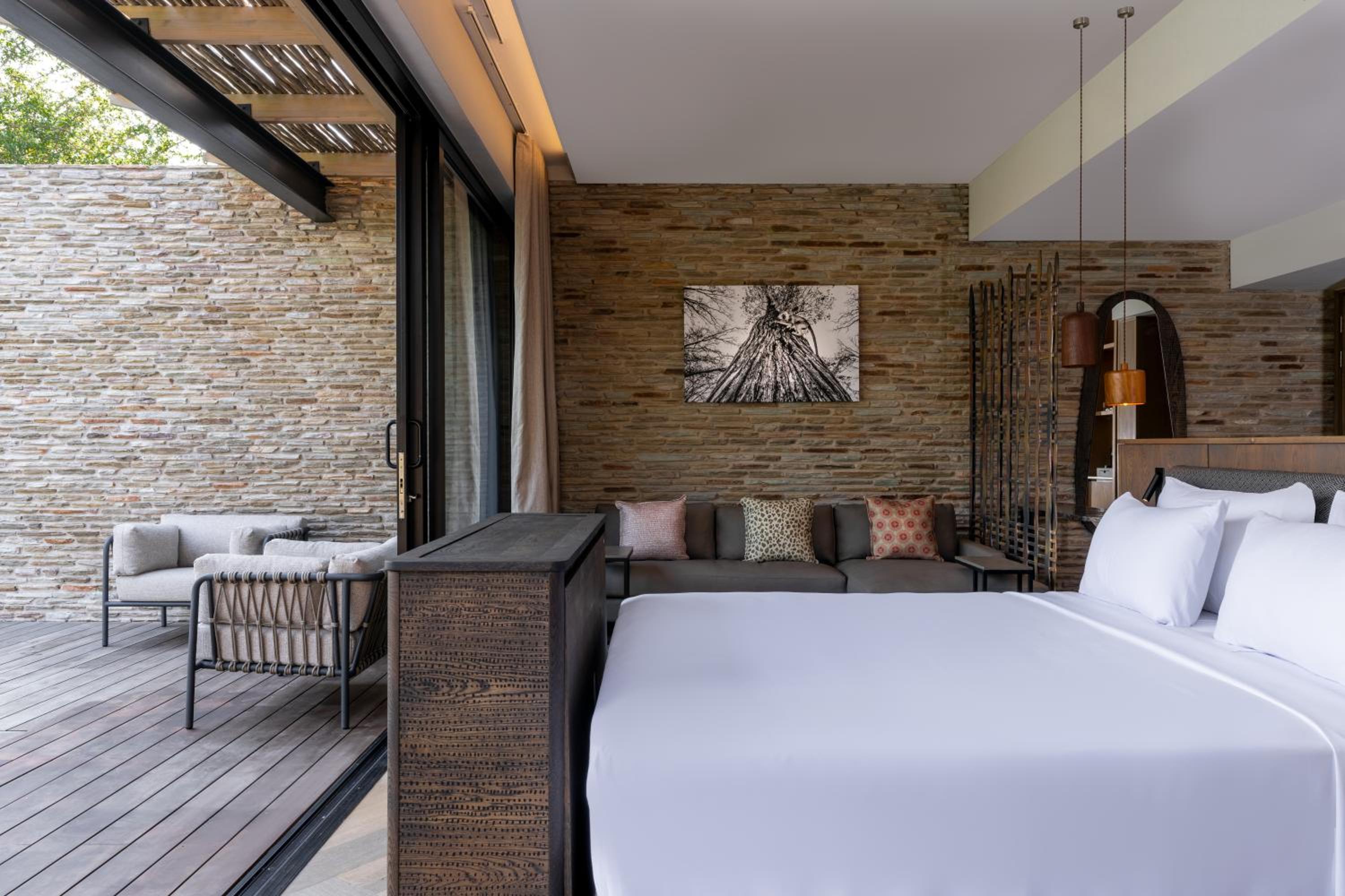 Premium Suite with Private Pool - Photo 2