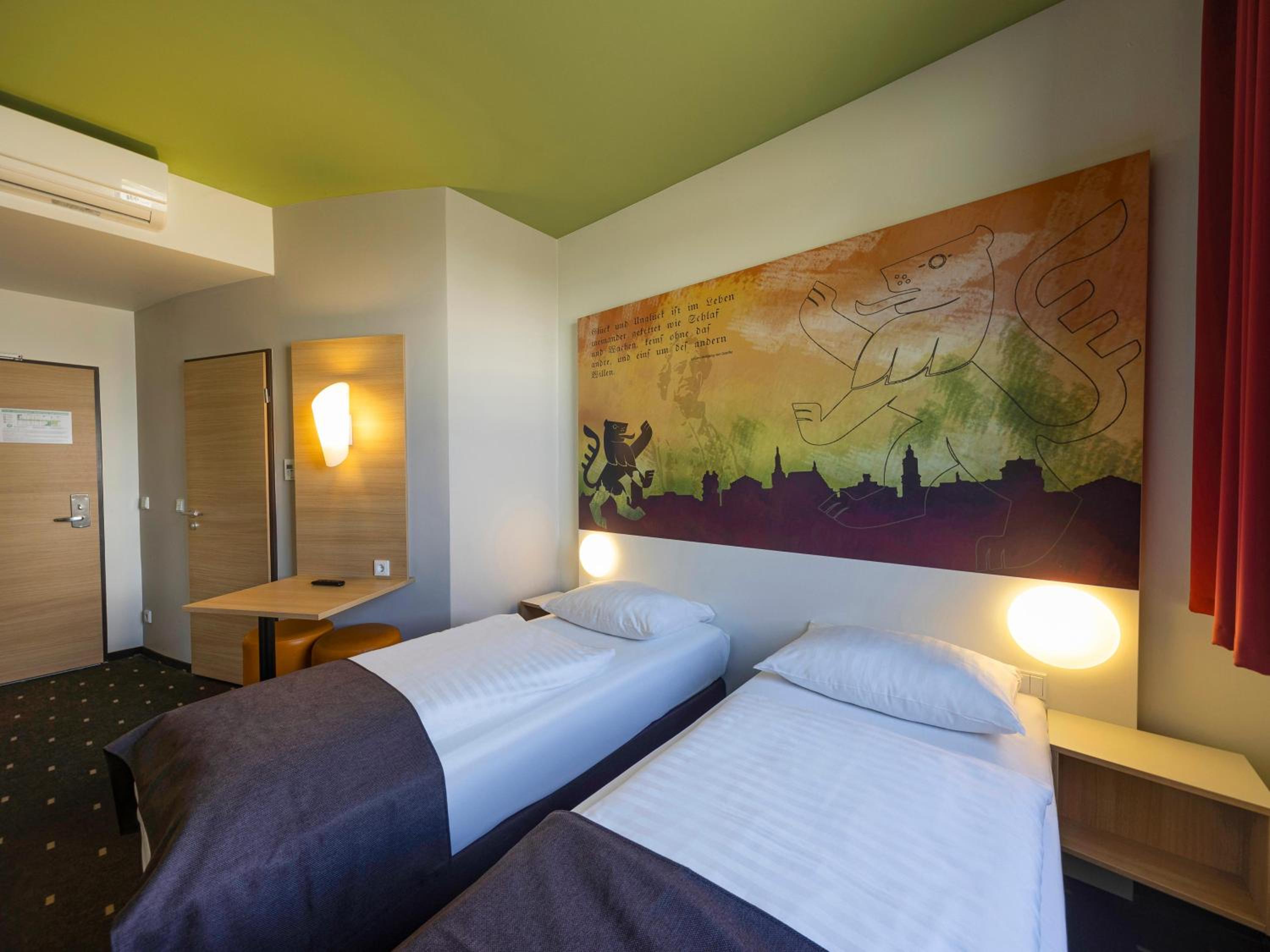 Twin Room - Photo 1