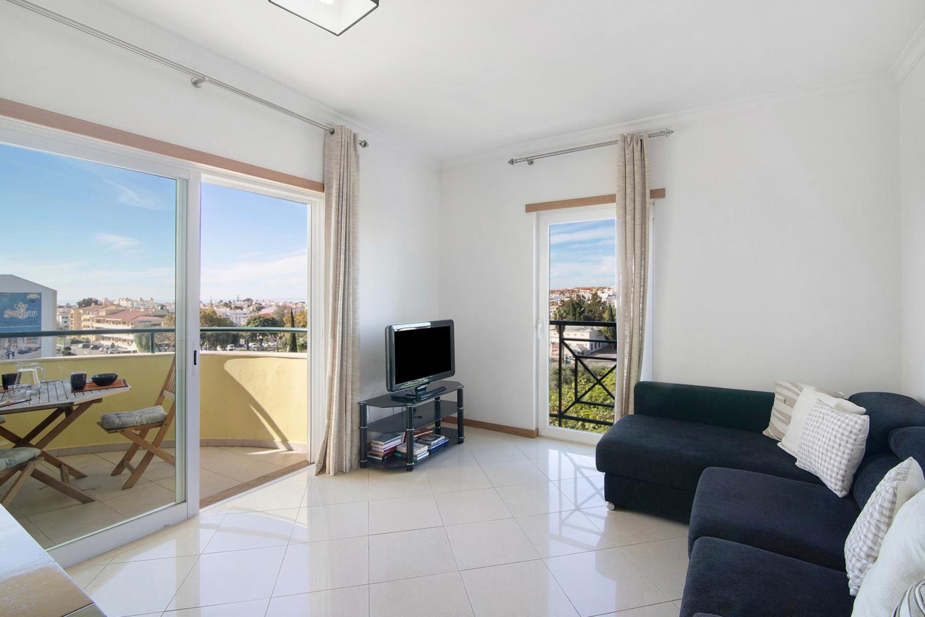 Two-Bedroom Deluxe Apartment with Balcony