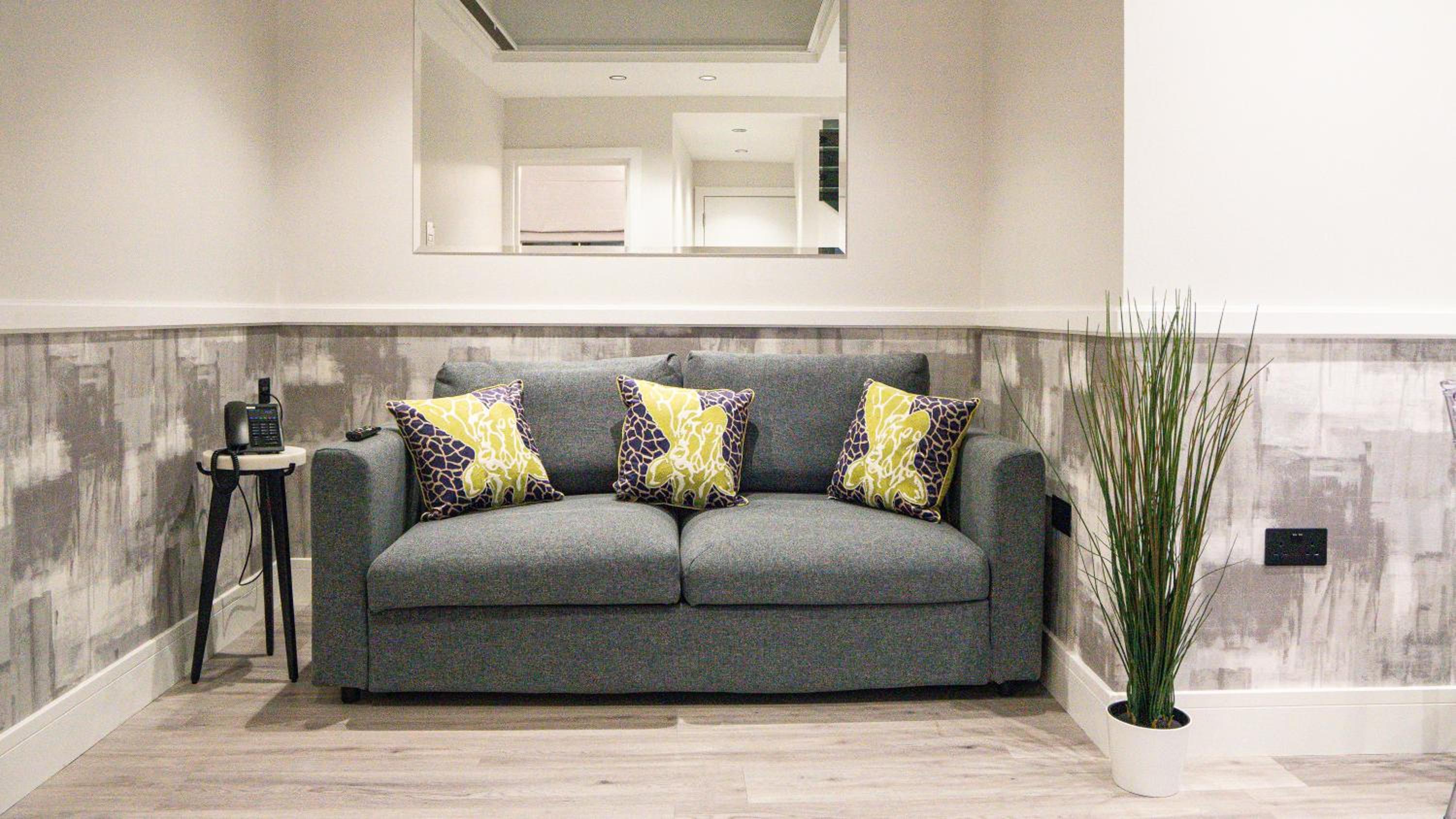 Three-Bedroom Apartment photo 2