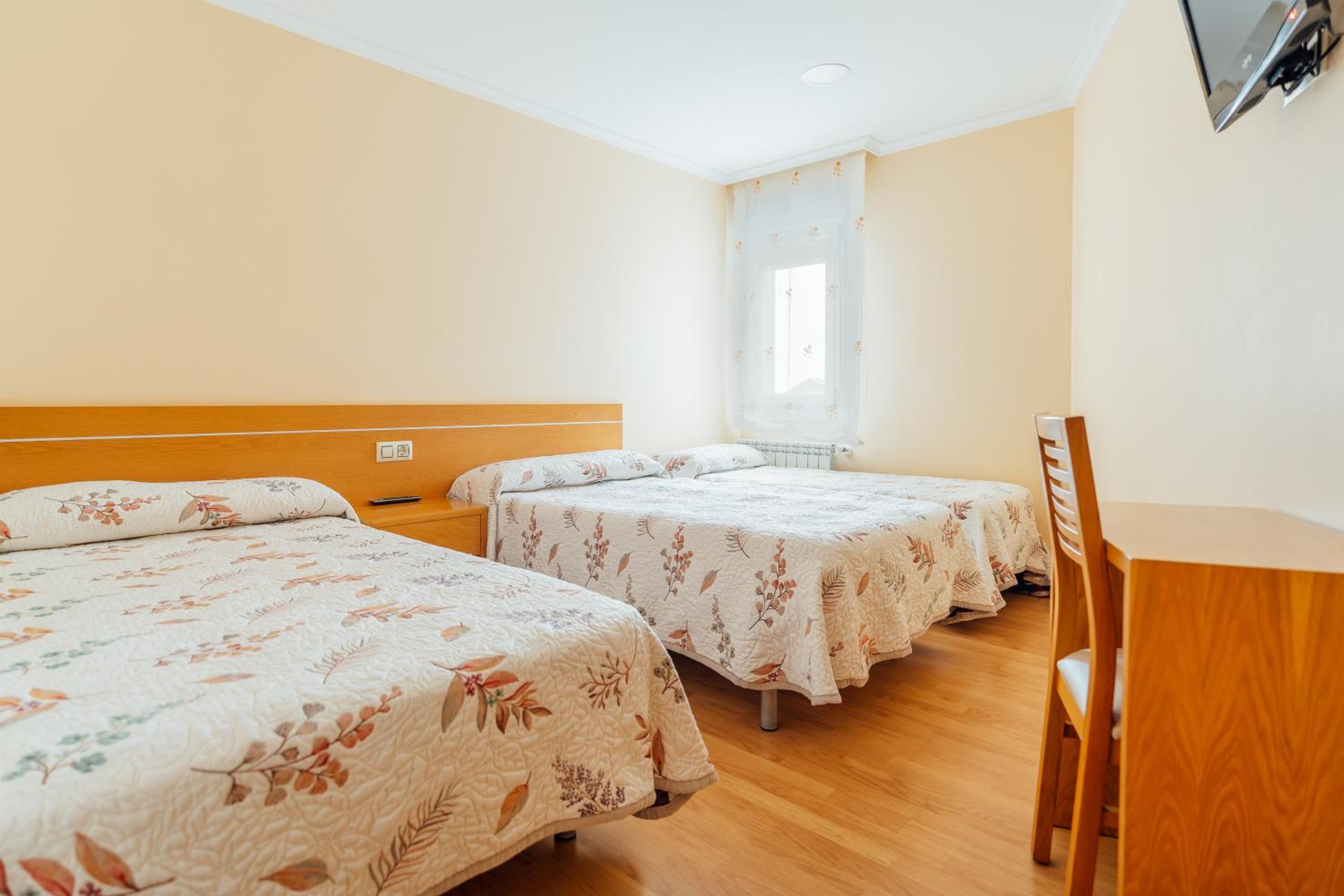 Quadruple Room - Photo 1
