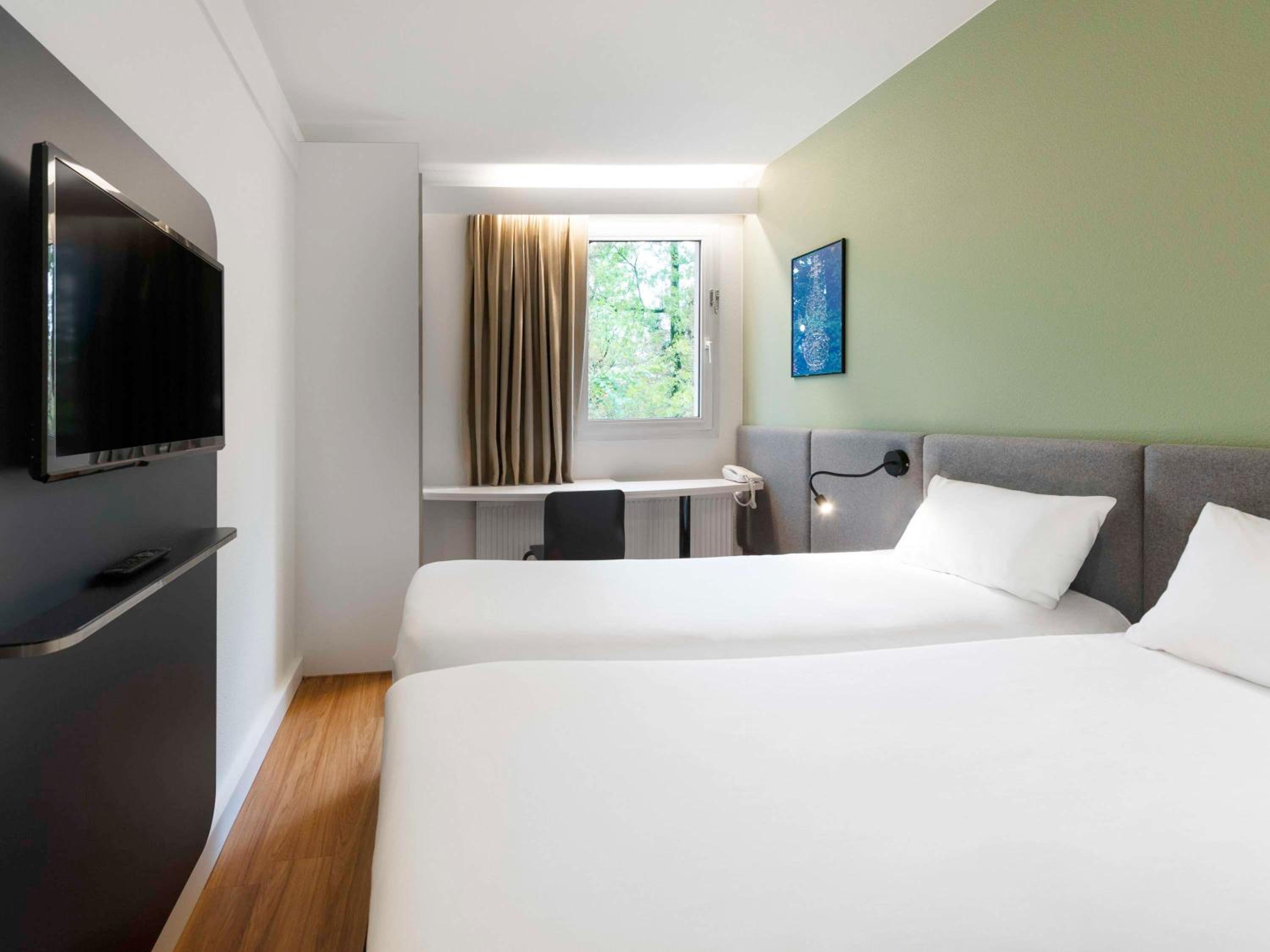Standard Room with Two Single Beds photo 1