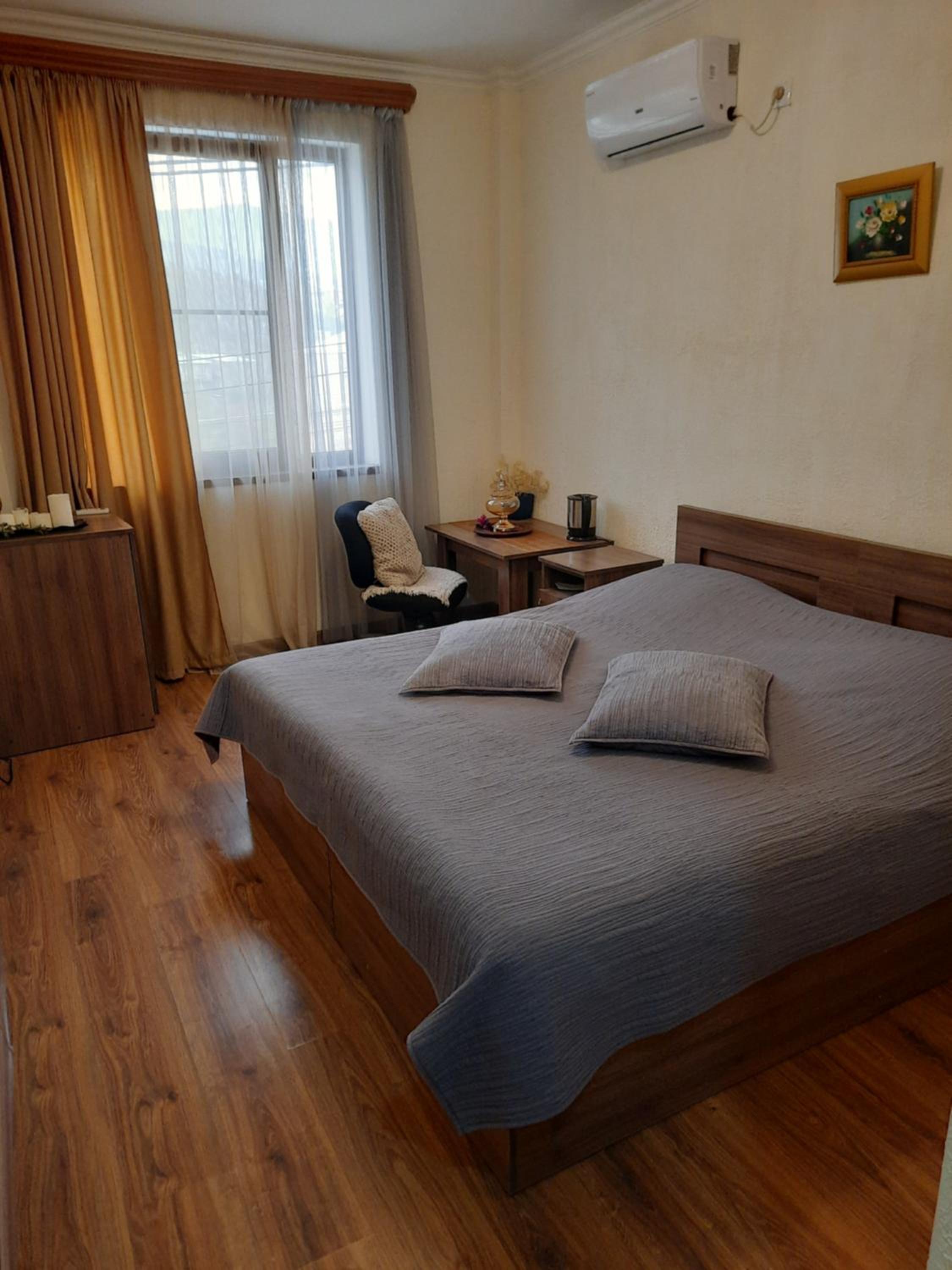 Twin Room with Private Bathroom photo 2
