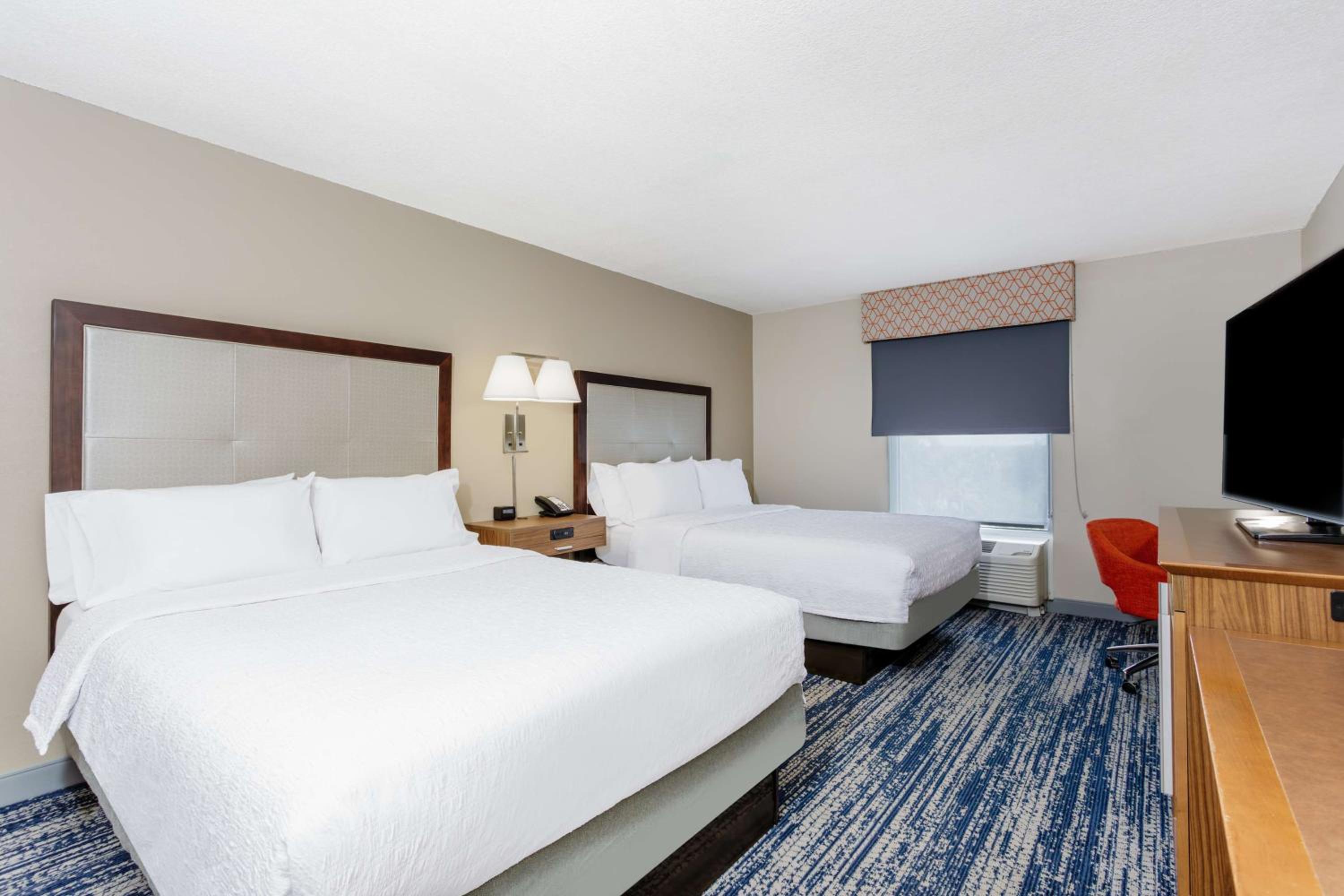 Queen Room with Two Queen Beds - Non-Smoking - Photo 1