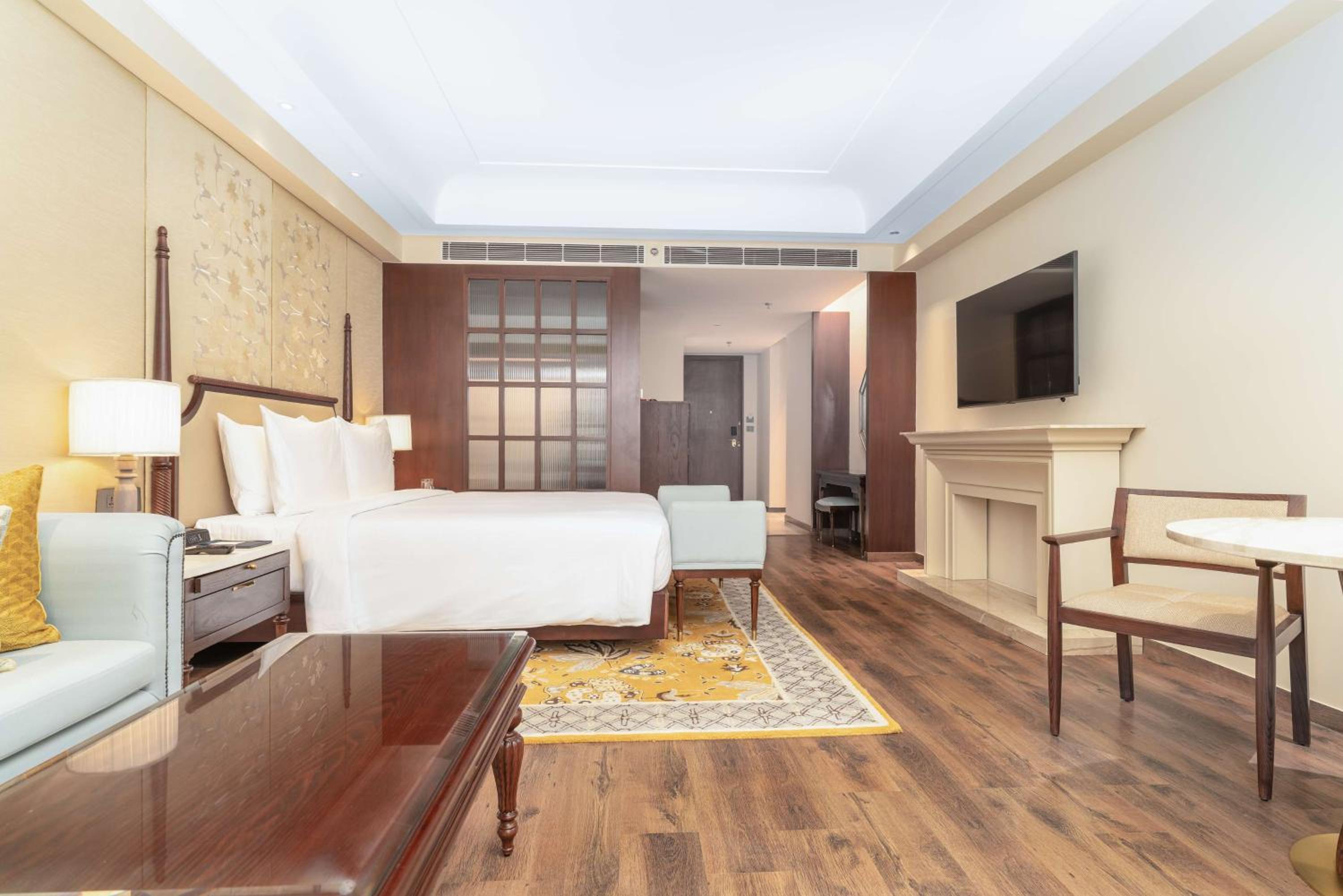 Collection Executive Room - Photo 4
