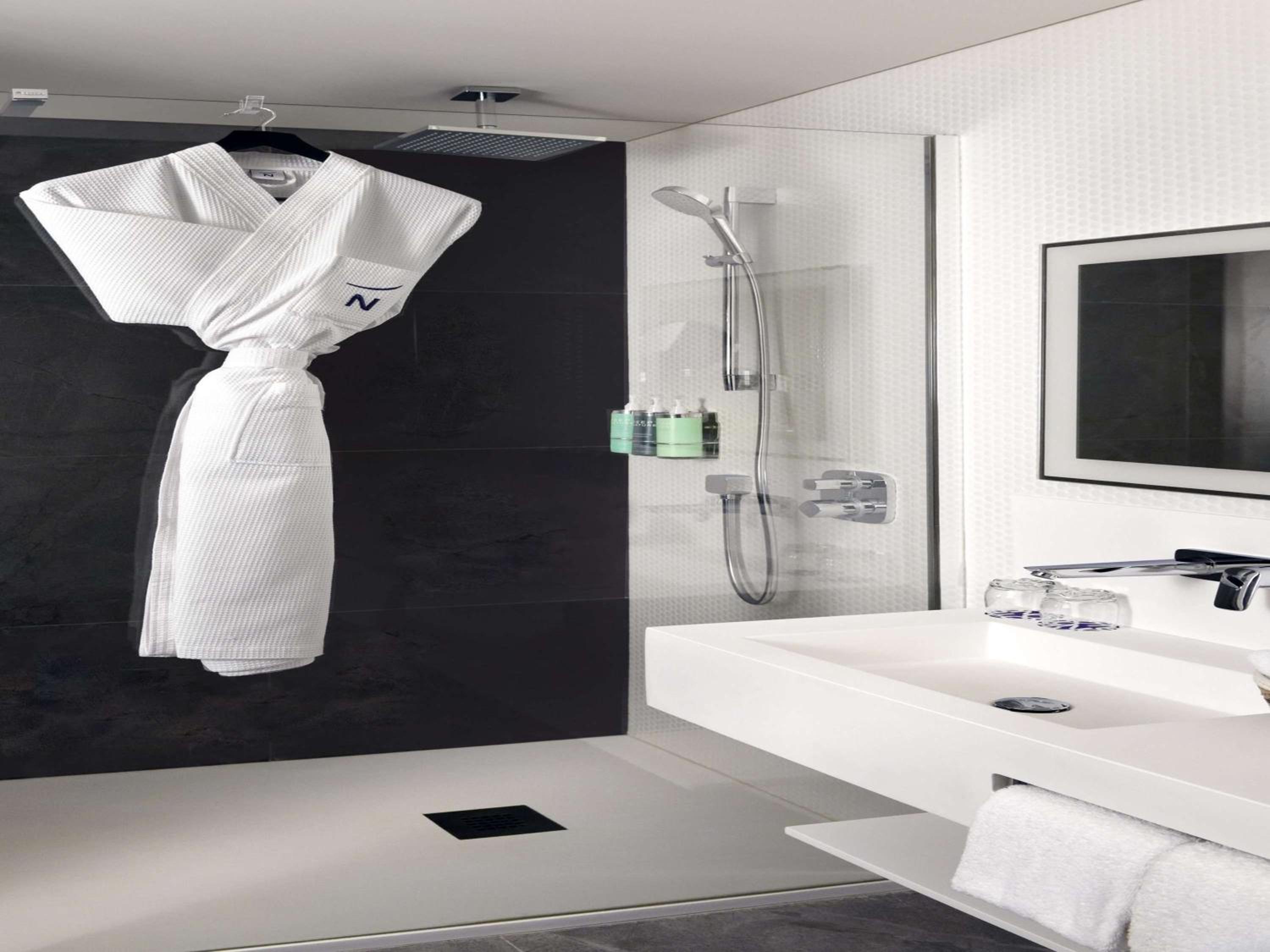 Standard Double Room - Photo 8