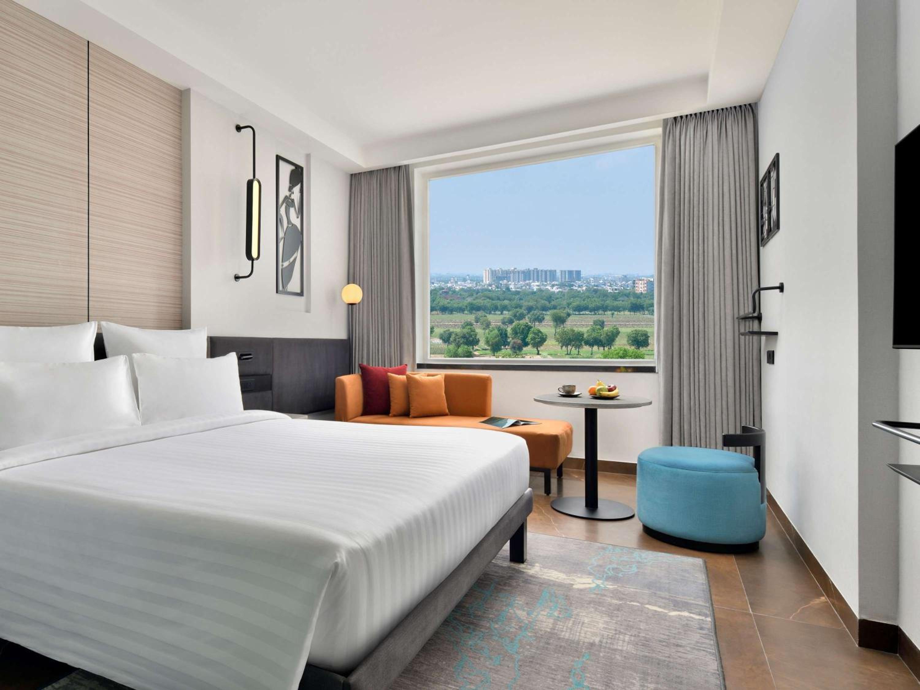 Superior King Room with Cazri View: 10% Discount on Food & Beverage | 20% Discount on One Spa | Complimentary Welcome Drink | Happy Hours Offer - Buy 2 Get 1 Free on Alcoholic Beverages and Soft Beverages - Photo 2