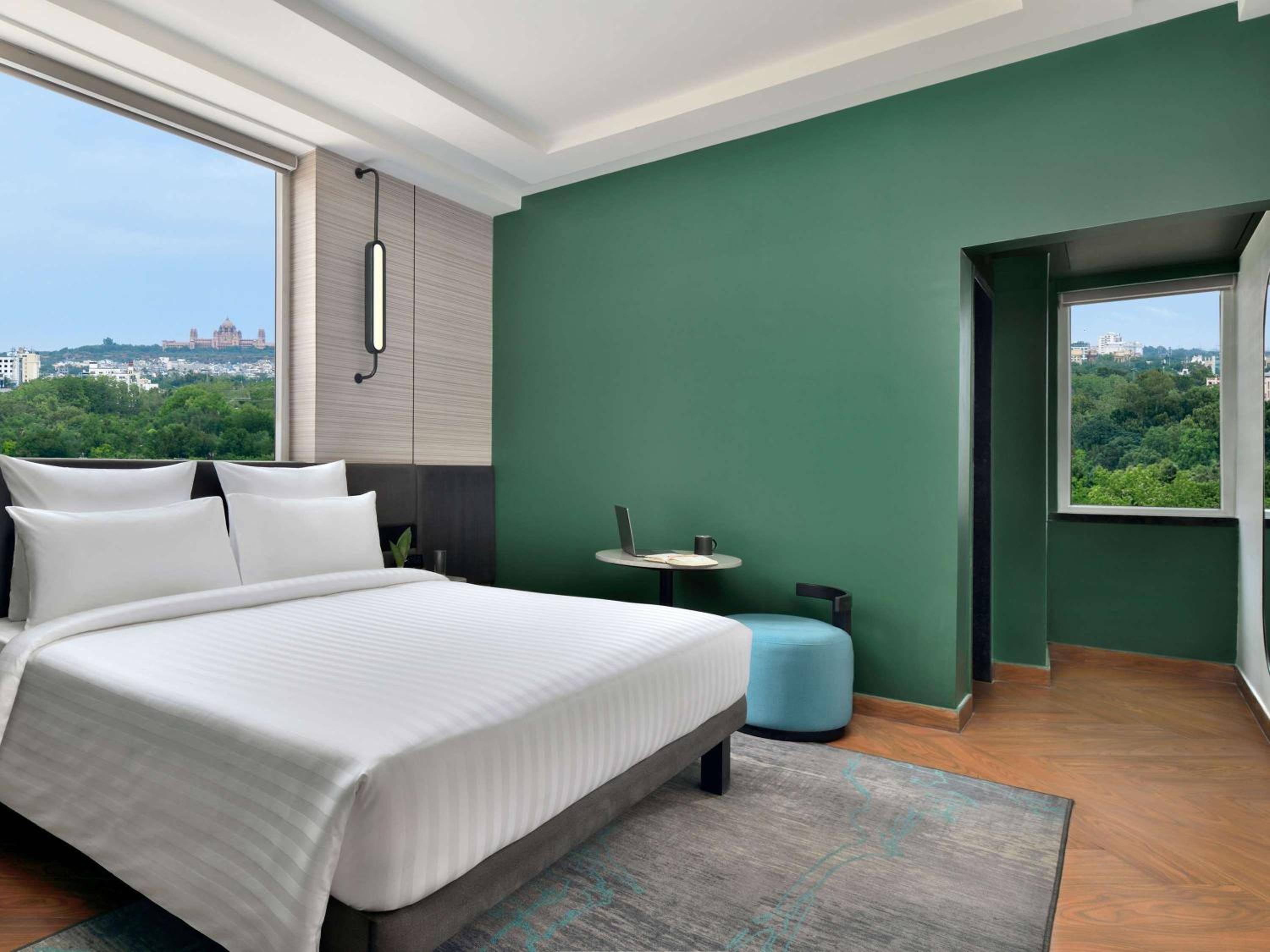 Standard Room: 10% Discount on Food & Beverage | 20% Discount on One Spa | Complimentary Welcome Drink | Happy Hours Offer - Buy 2 Get 1 Free on Alcoholic Beverages and Soft Beverages - Photo 1