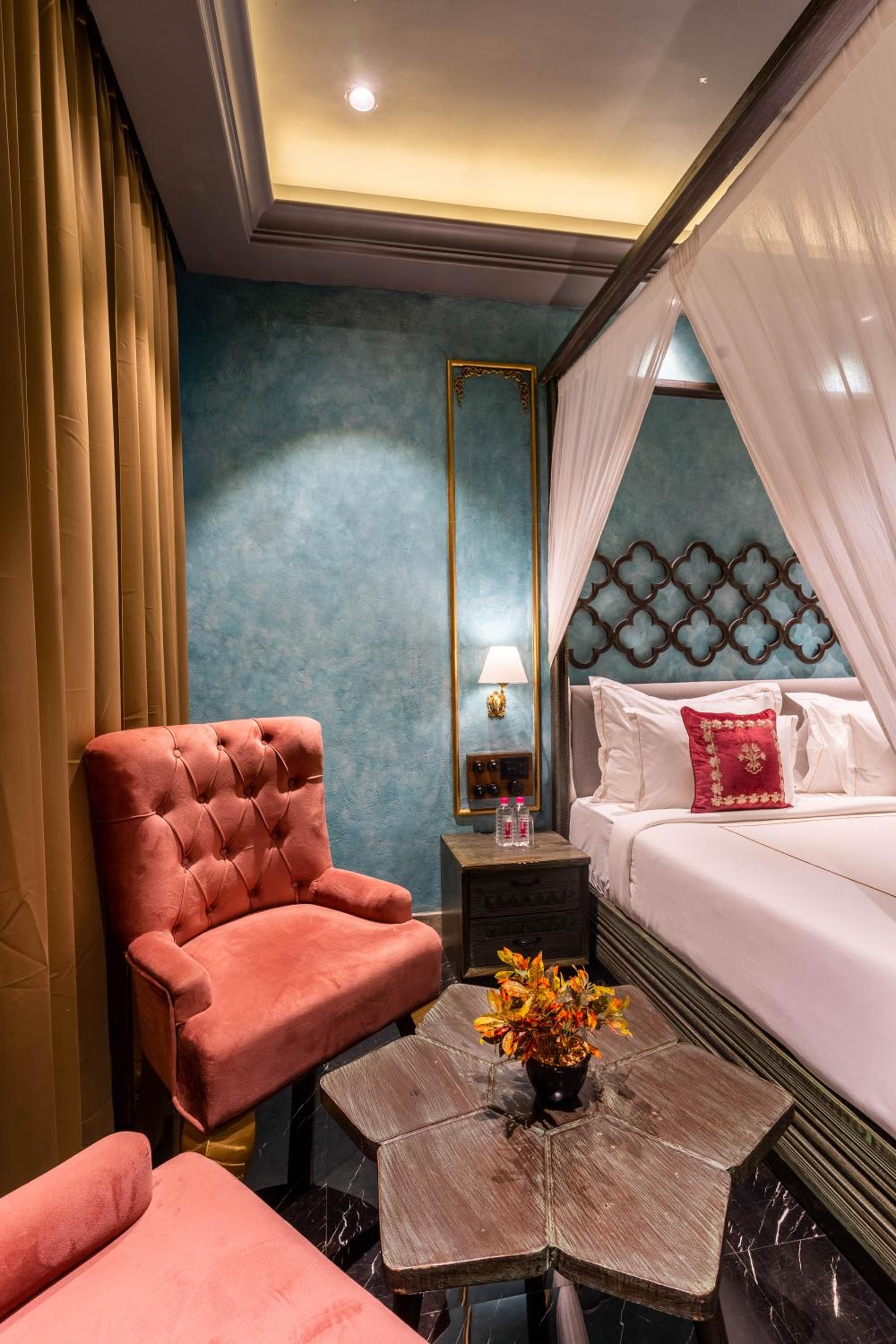 Superior Suite - Photo 15