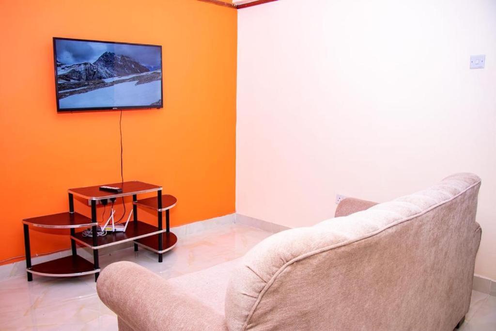 One-Bedroom Apartment - Photo 3