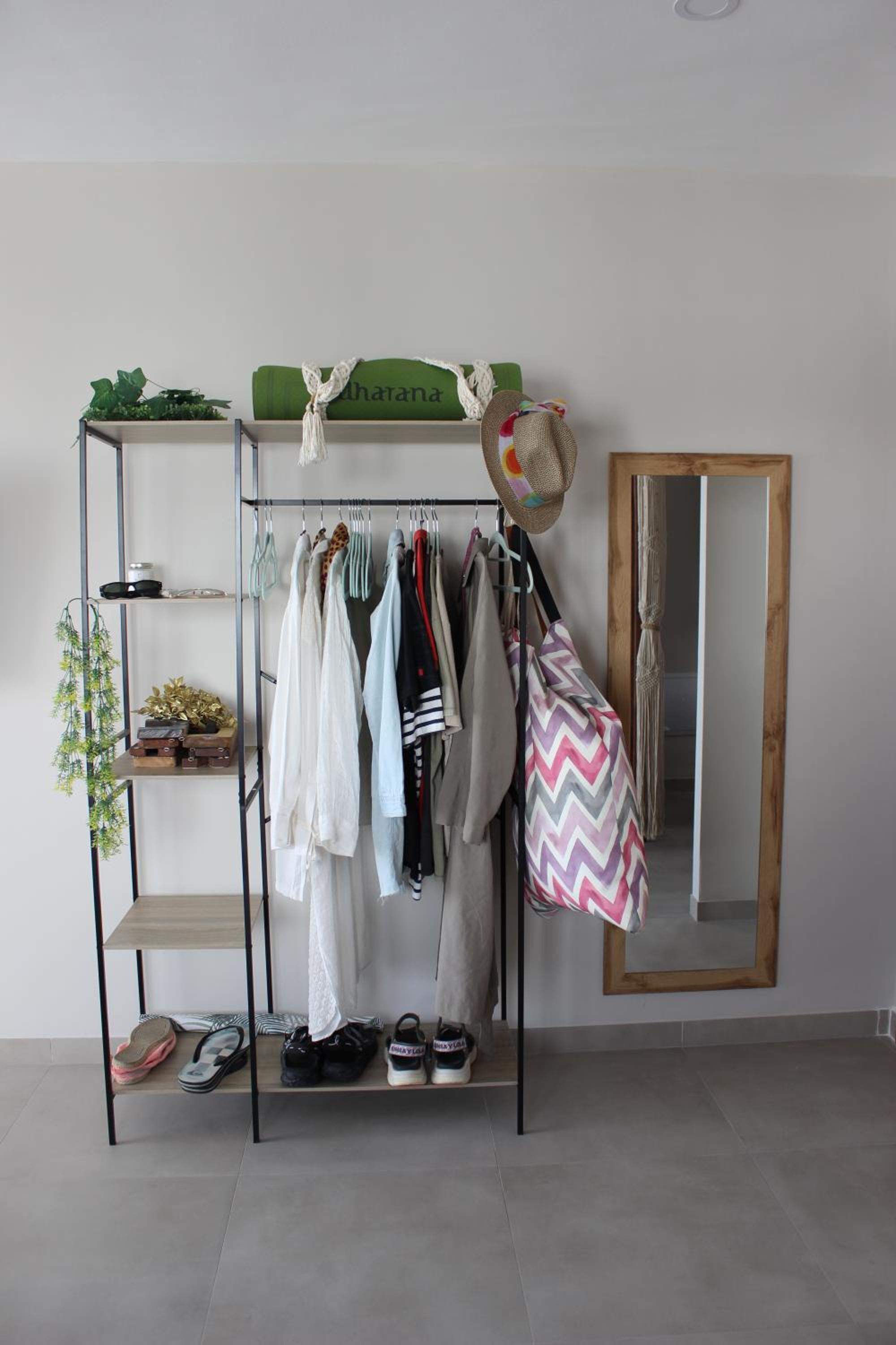 One-Bedroom Apartment photo 2