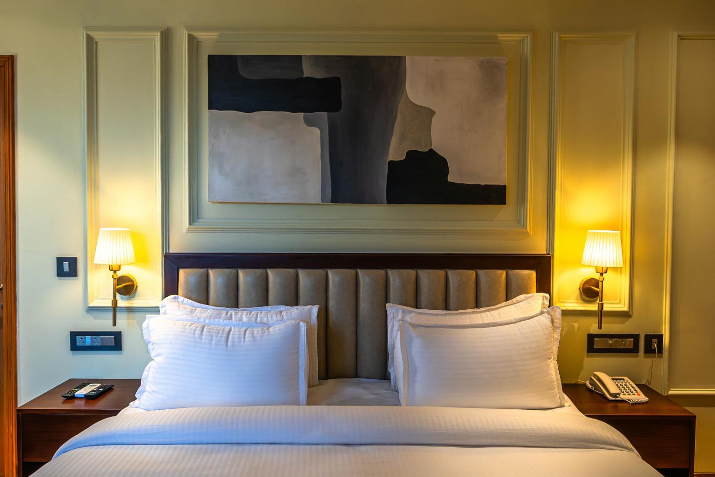 Deluxe Room - Photo 5