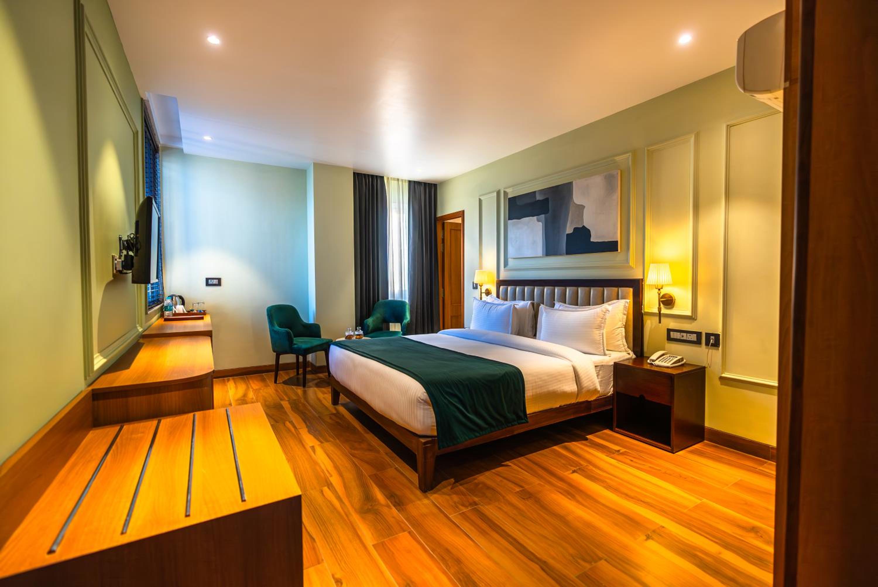 Deluxe Room - Photo 9
