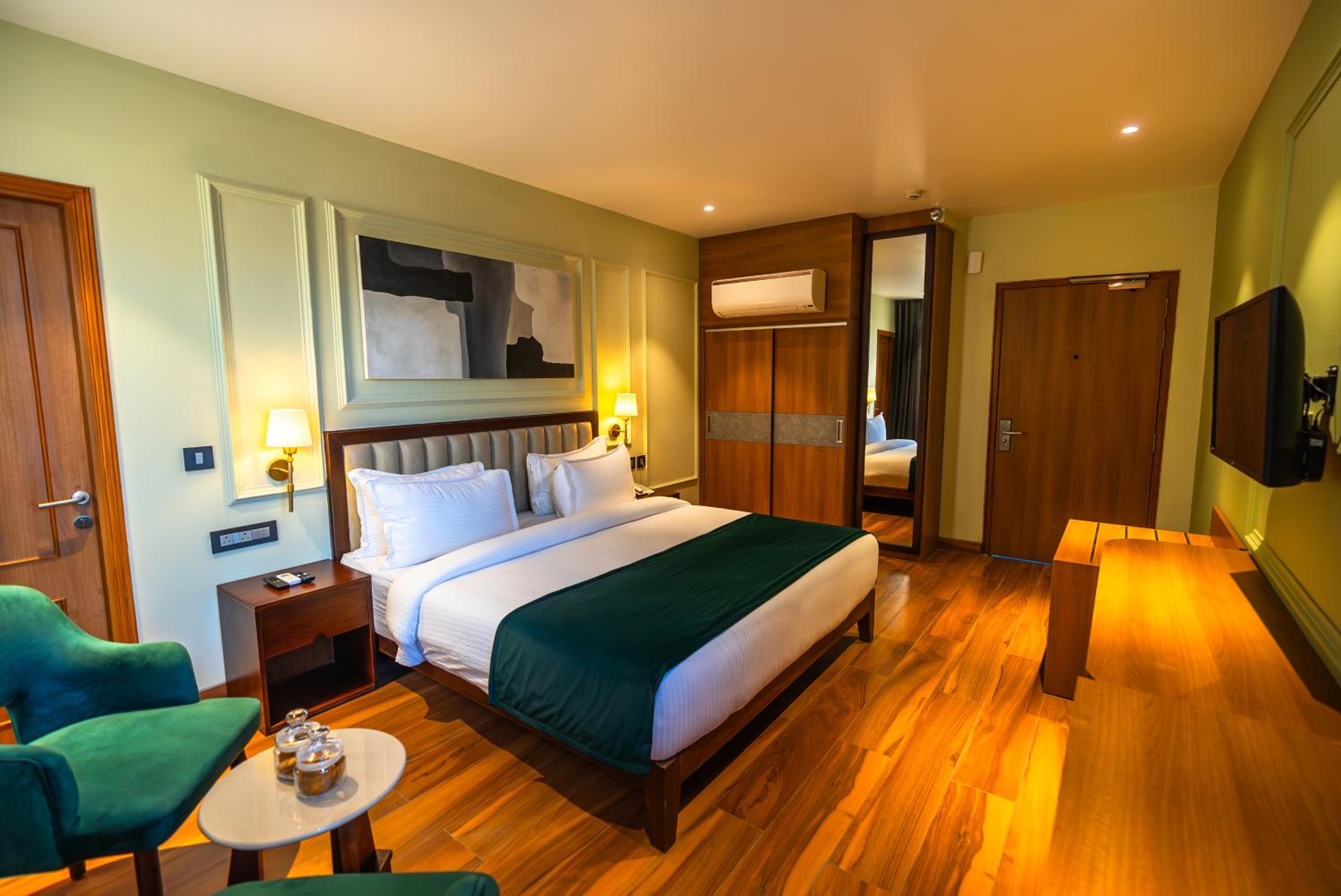 Deluxe Room - Photo 8
