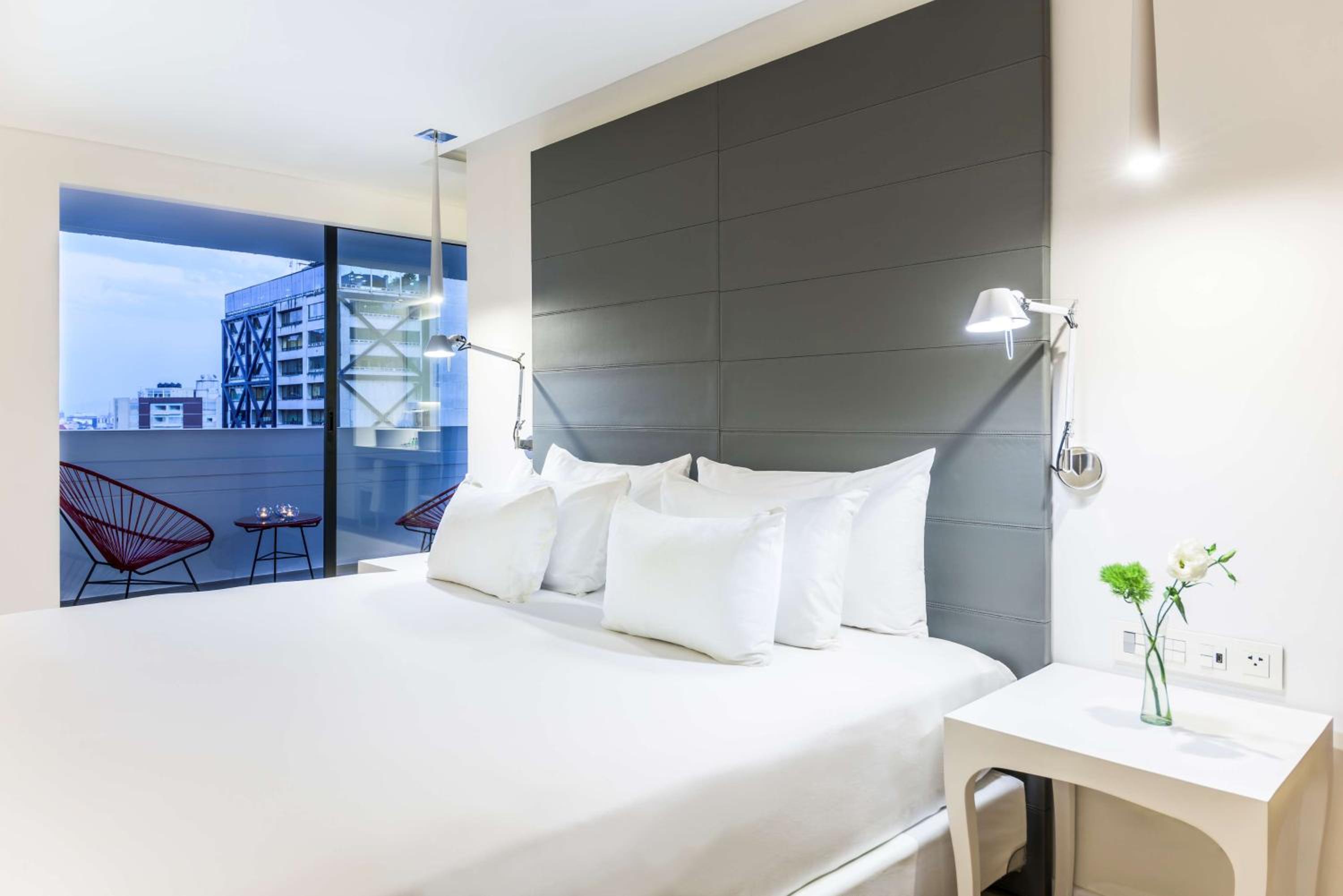 Suite with View and Terrace - Photo 4
