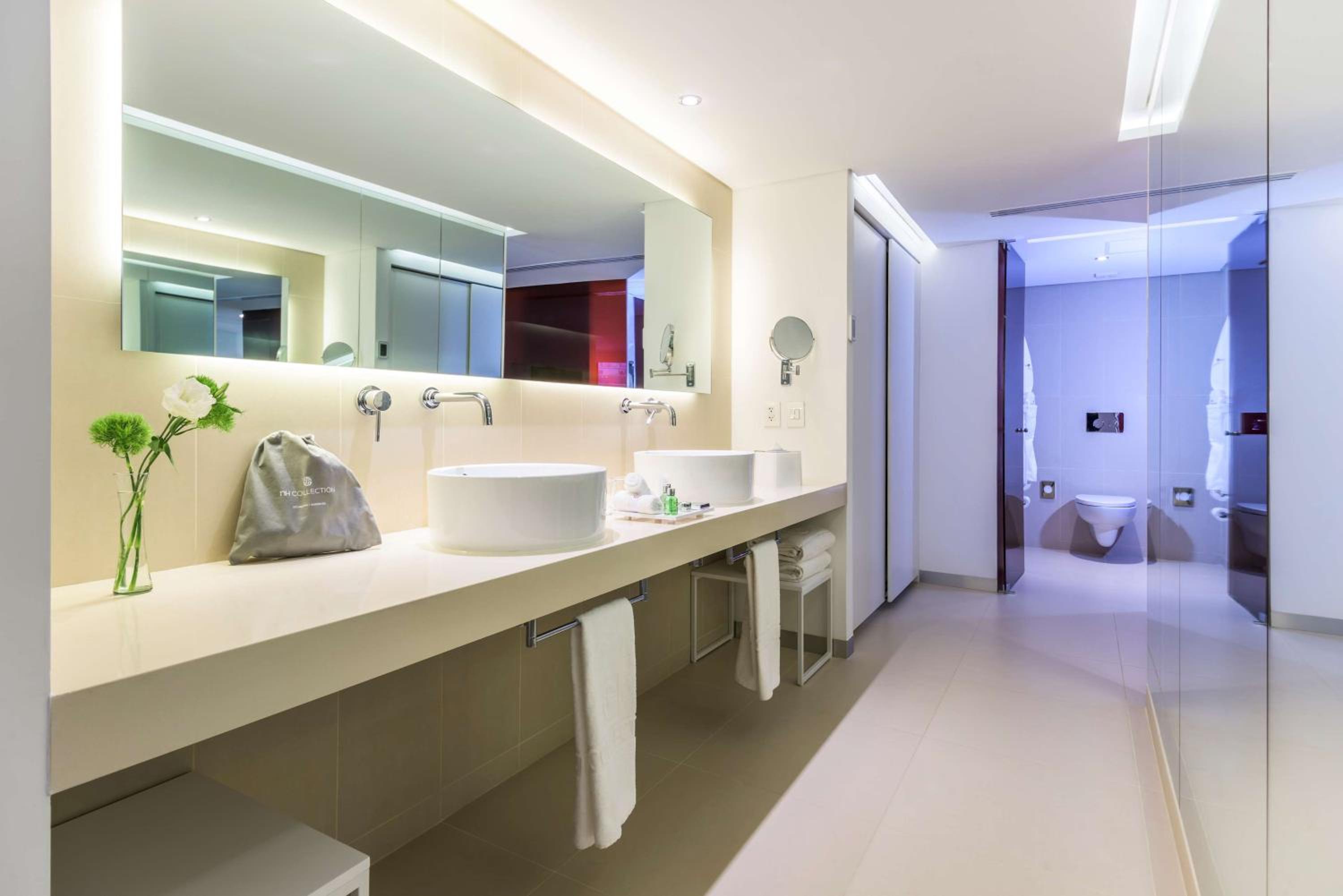Suite with View and Terrace - Photo 3