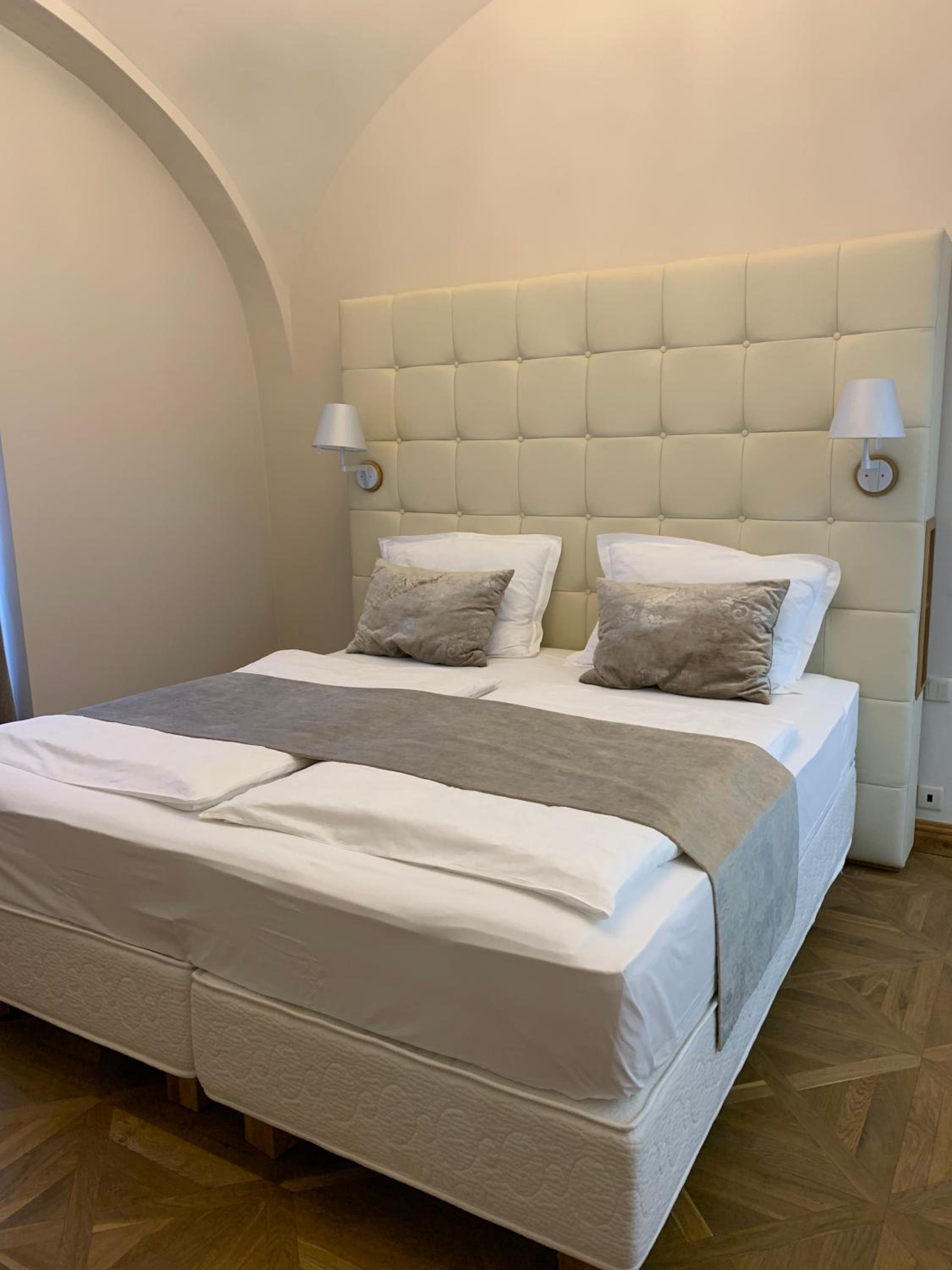 One-Bedroom Suite photo 3