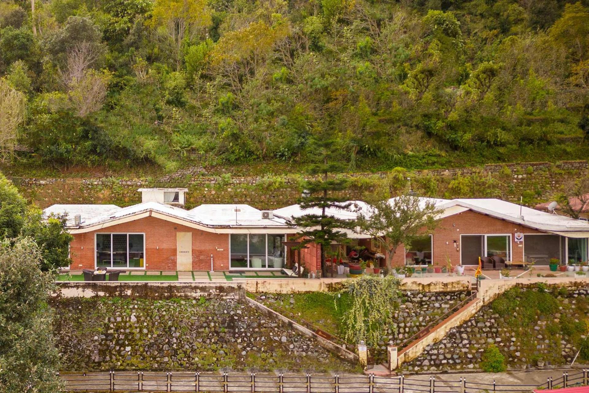 Three-Bedroom Villa photo 2