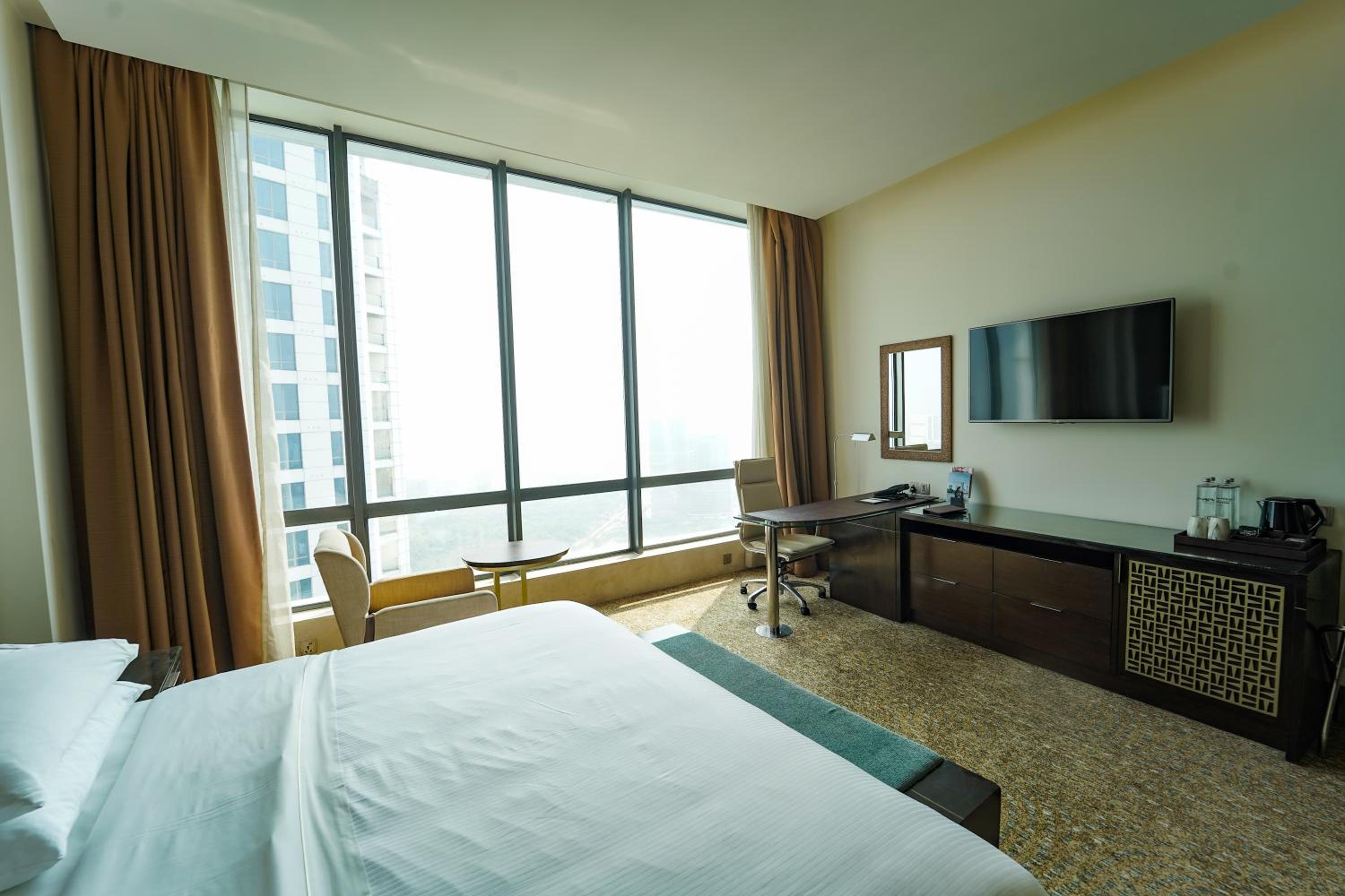 Deluxe Twin Room With Bathtub, 20% F&B Discount & Happy Hours (1 + 1 IMFL - 4 pm to 8 pm at 31/32)