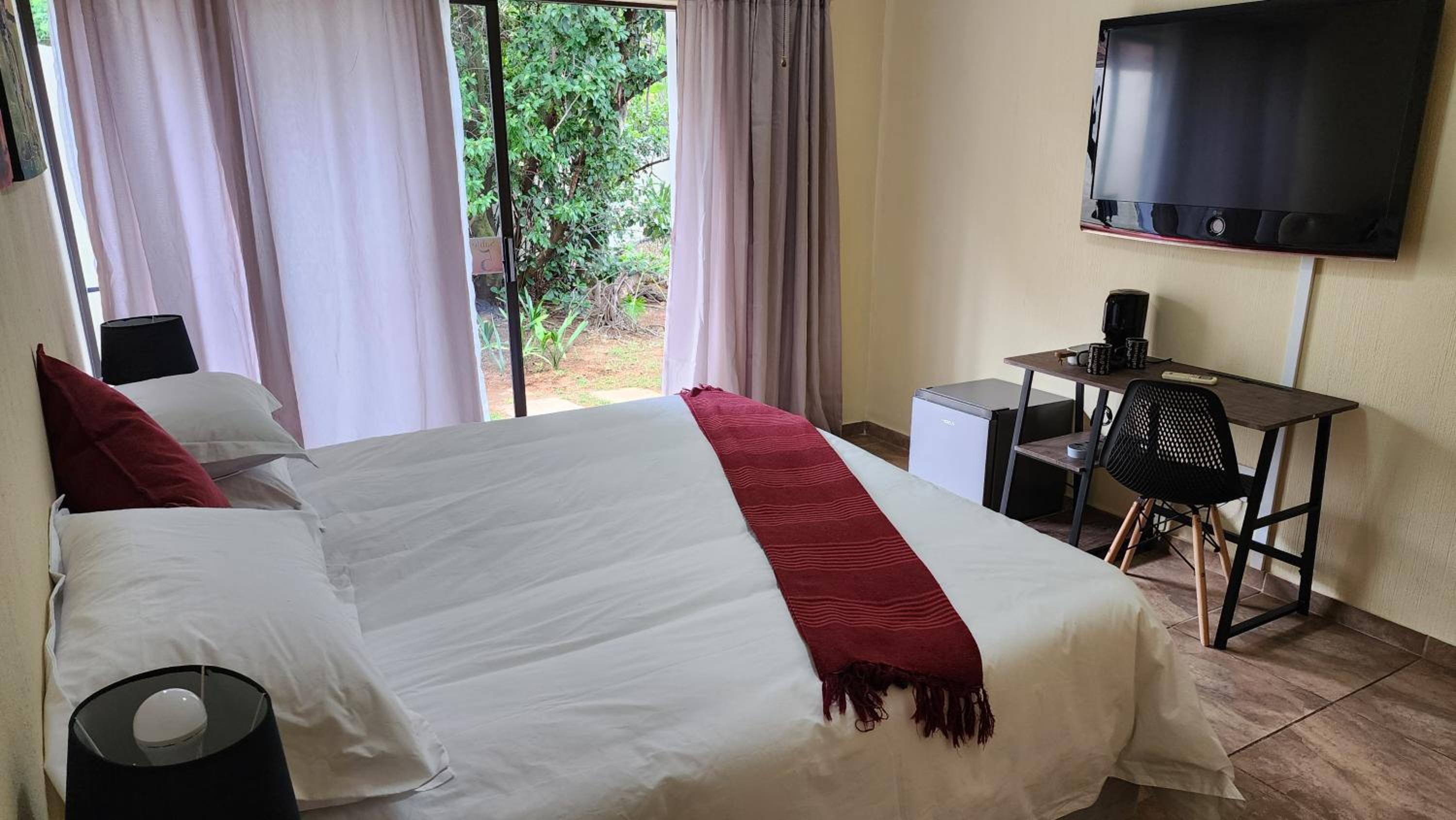Double or Twin Room photo 3