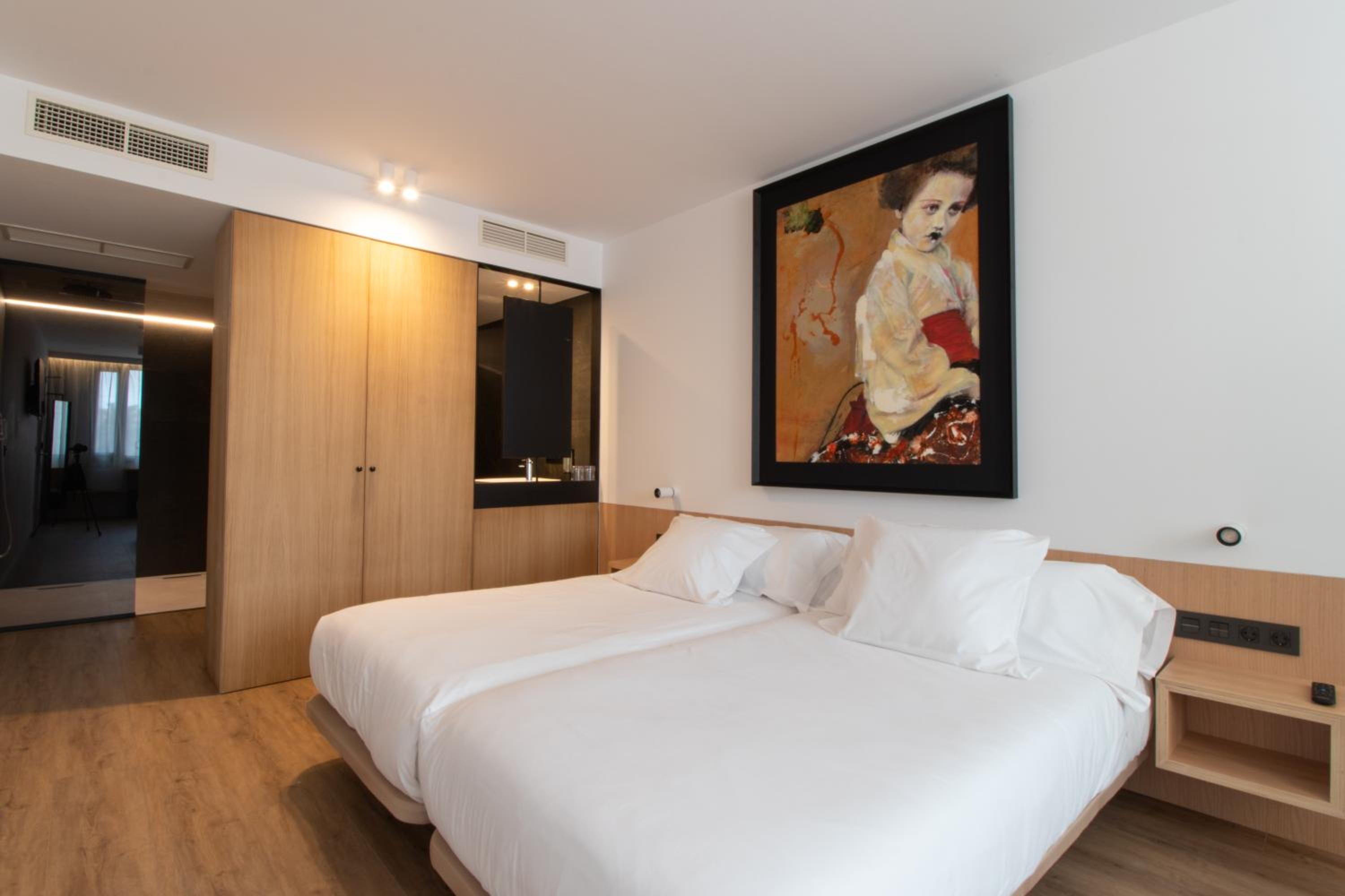 Twin Room - Photo 1