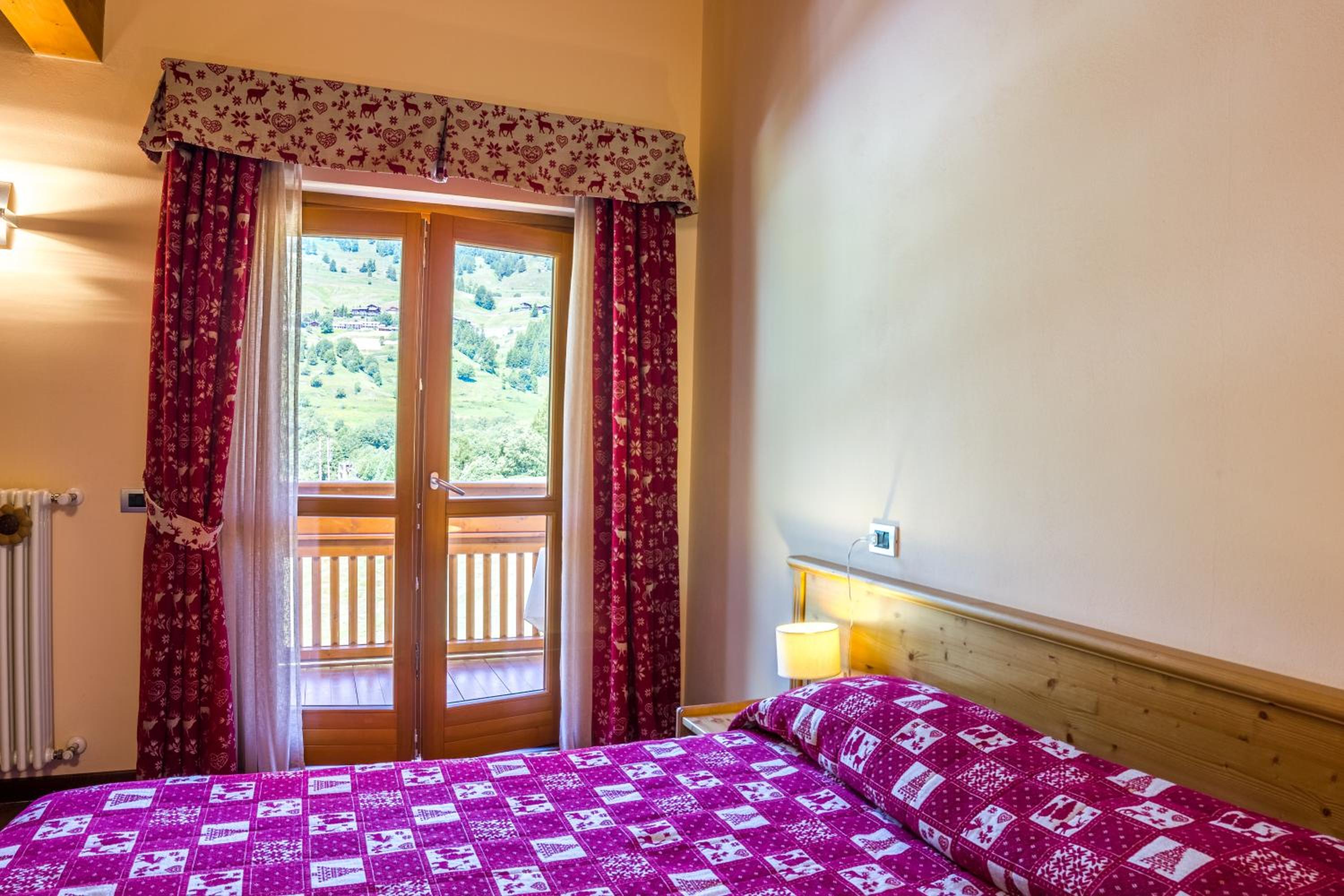 Double or Twin Room - Photo 8