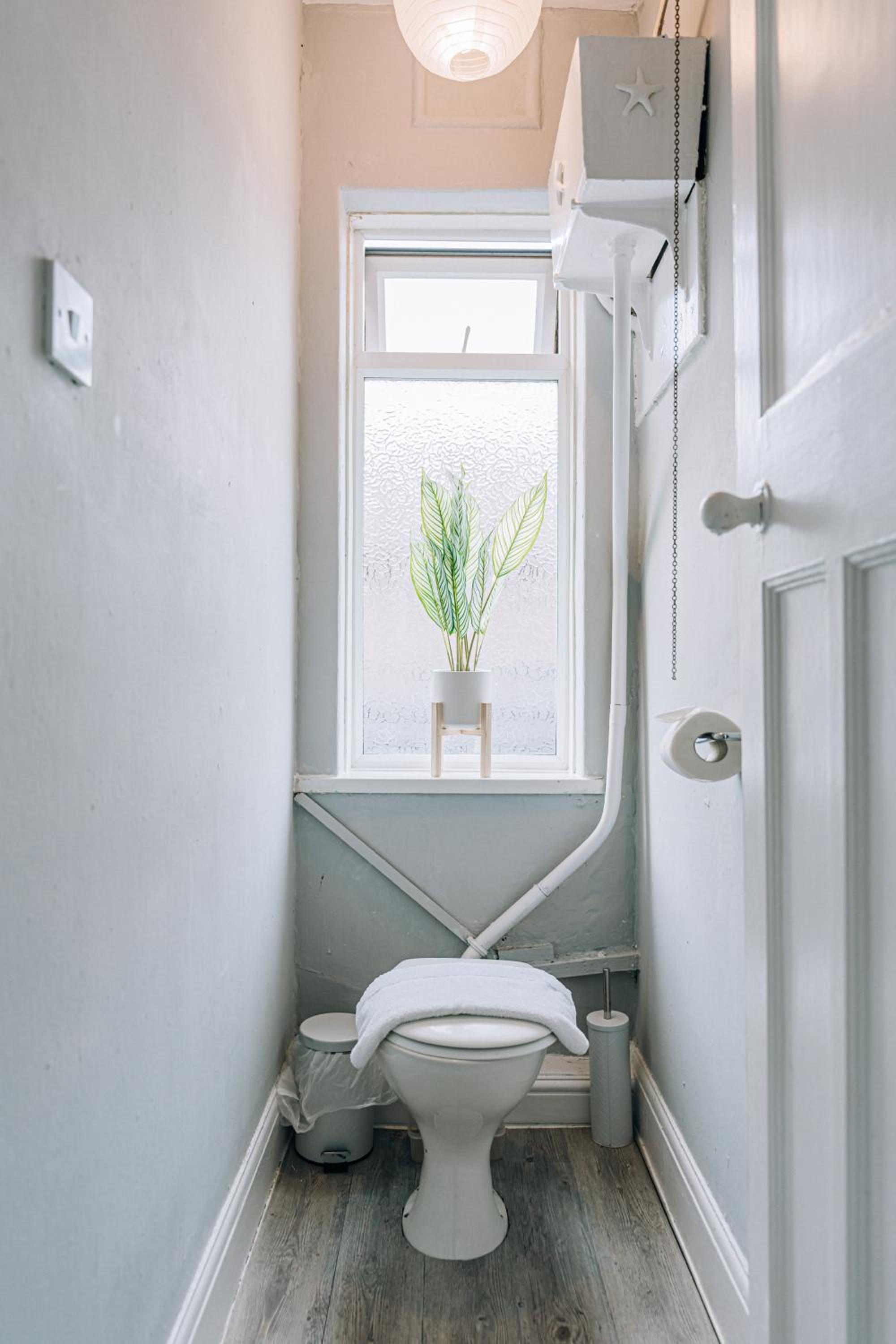 Single Room with Shared Toilet photo 3