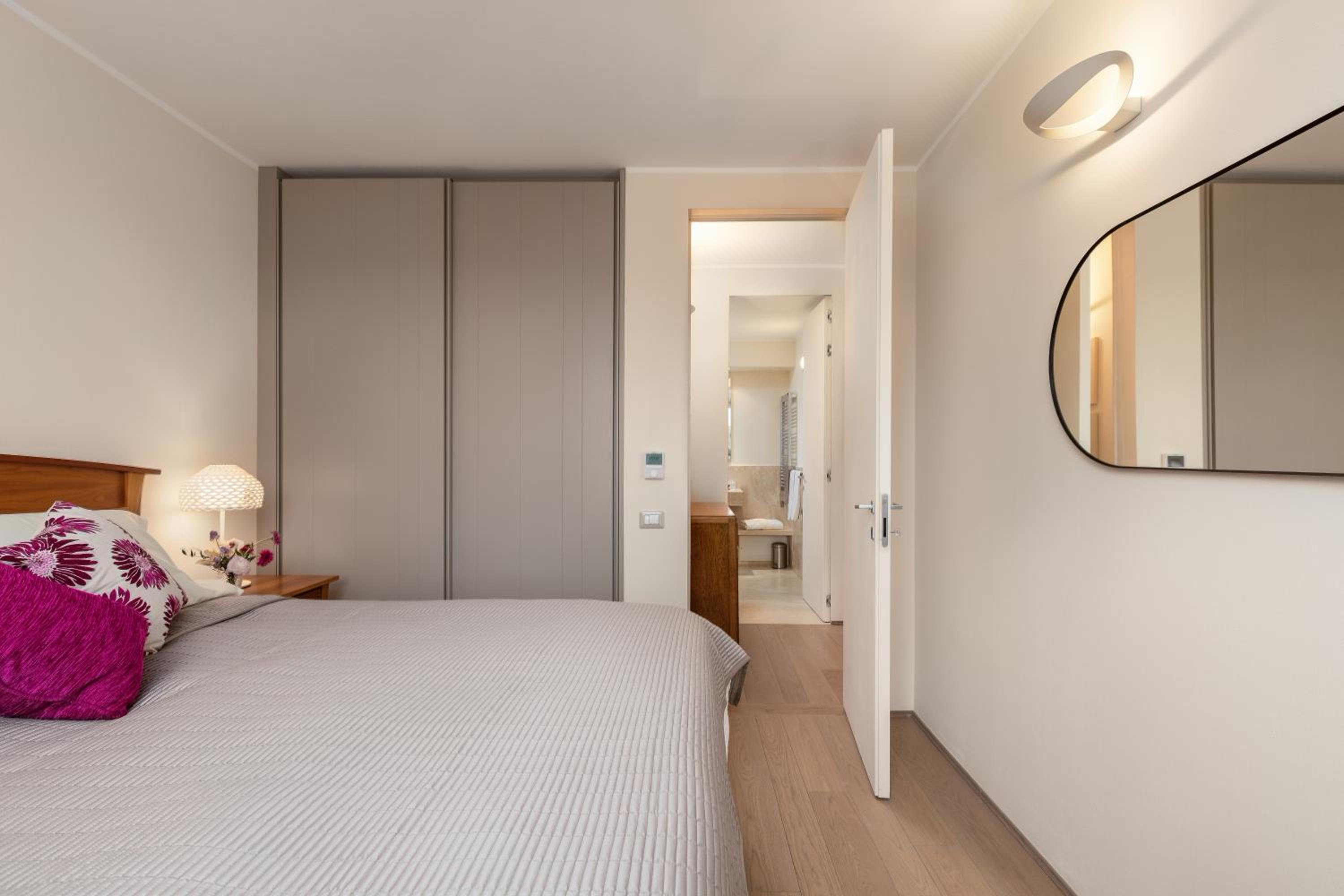 Superior One-Bedroom Apartment With Balcony photo 3