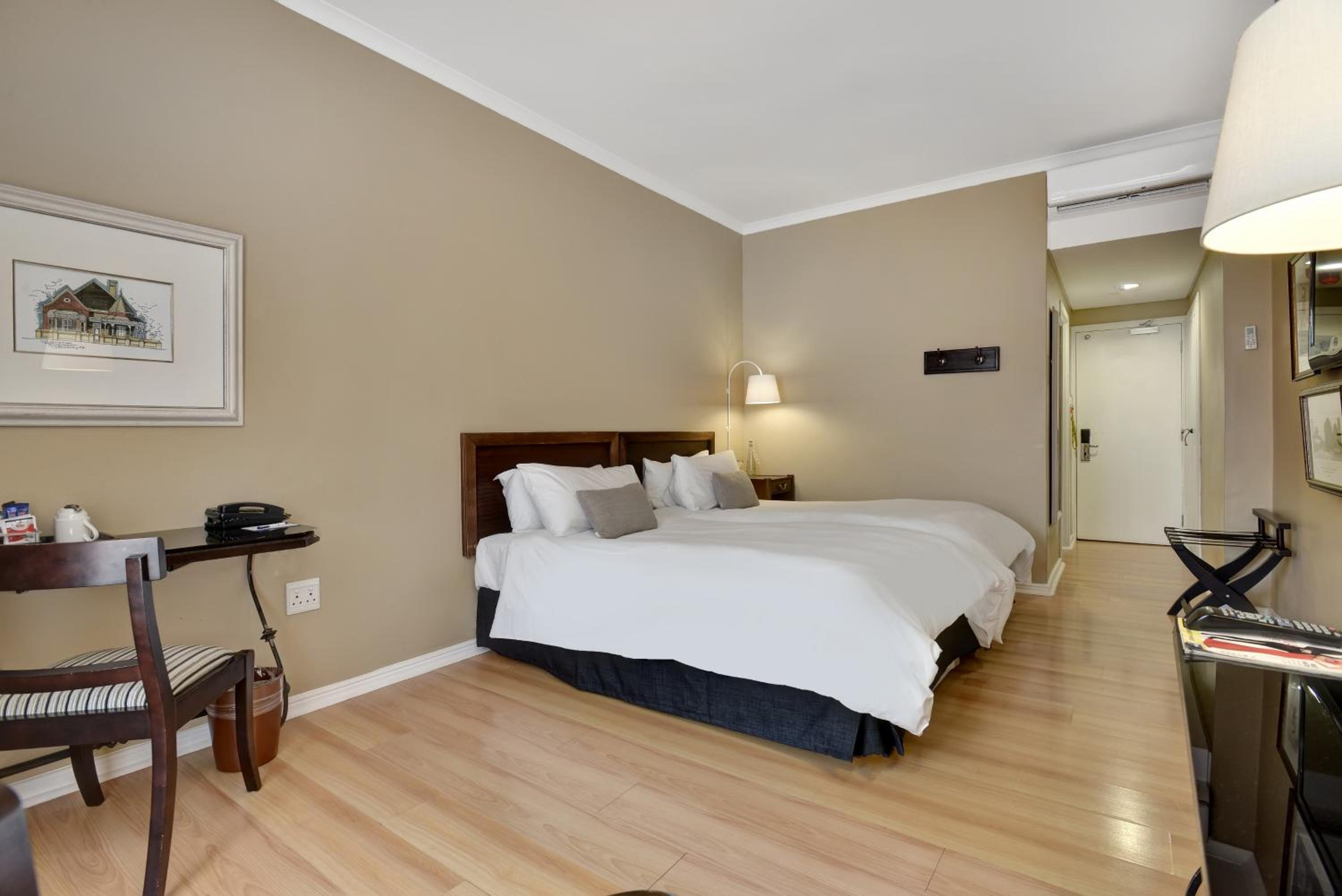 Larger Guest room, 2 Double - Photo 1