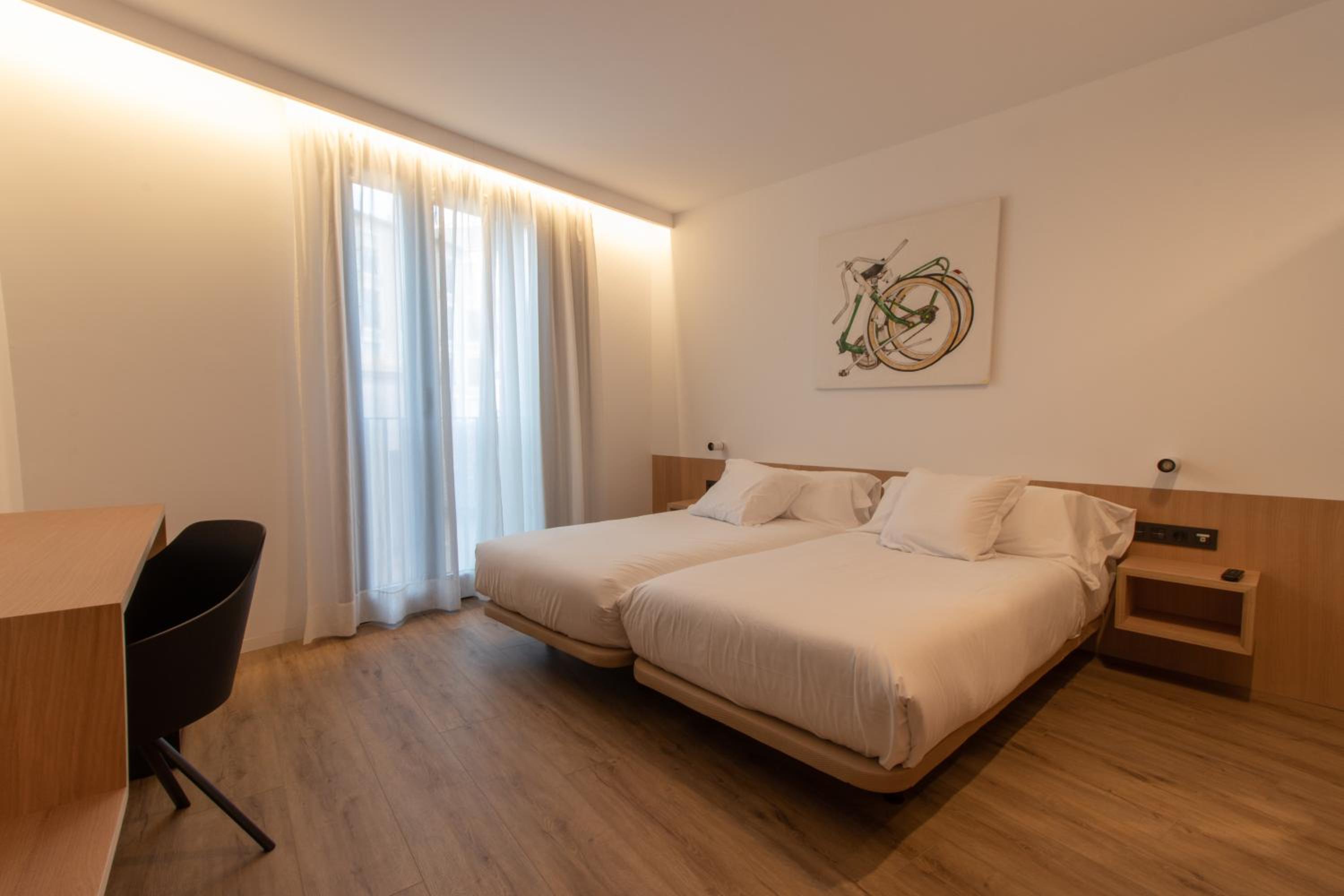 Twin Room - Photo 30