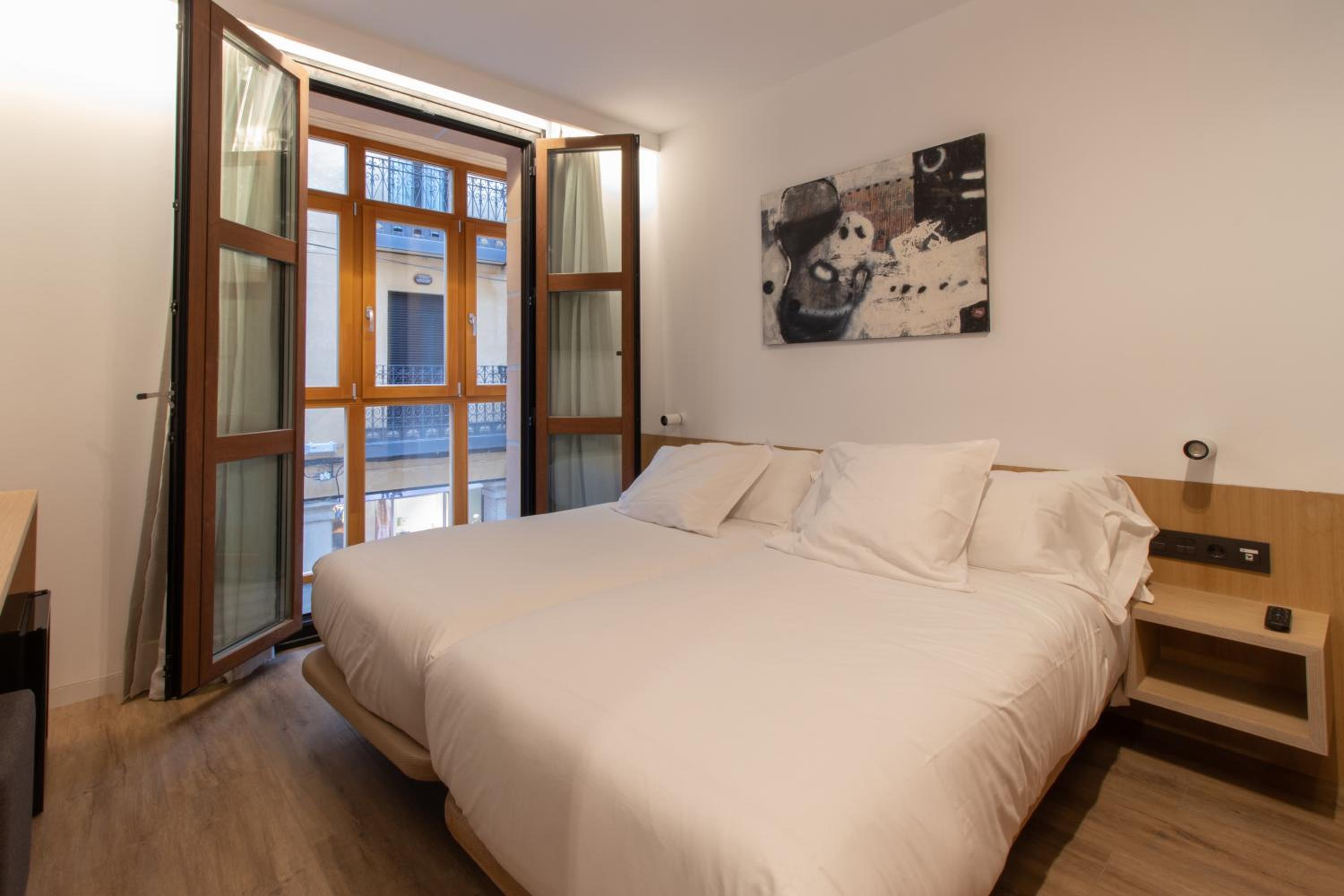 Twin Room - Photo 31