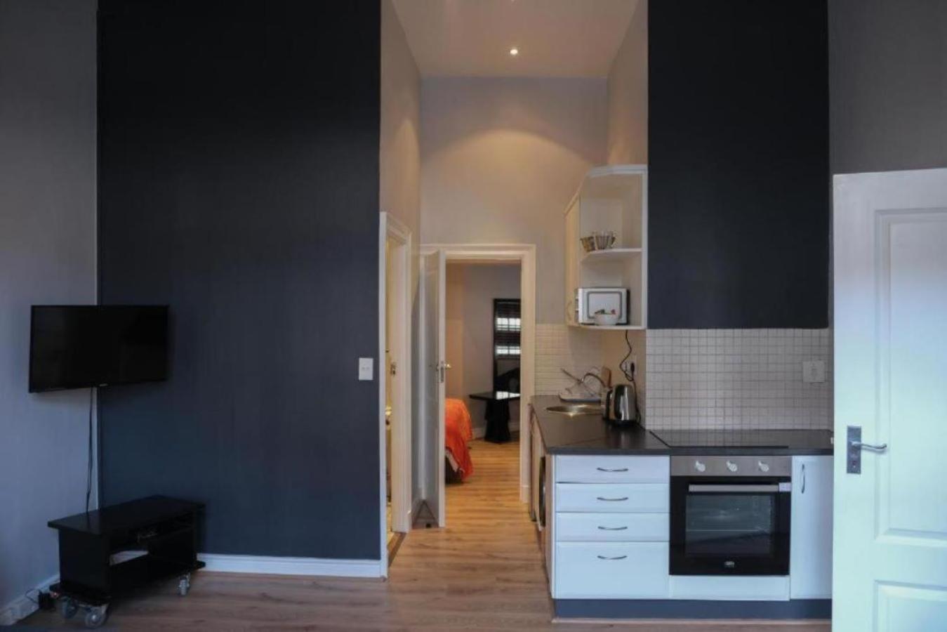 One-Bedroom Apartment photo 3
