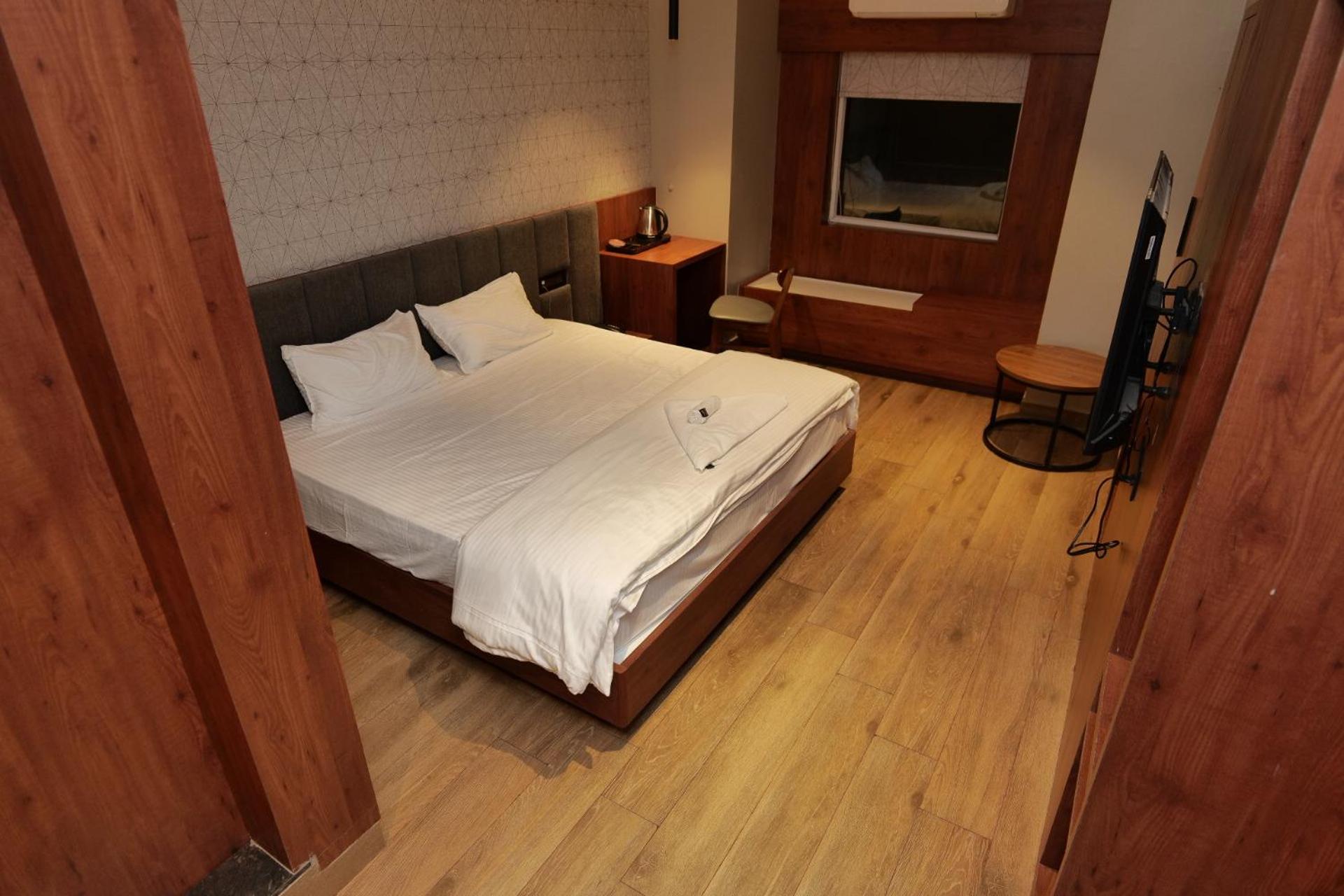 Double Room - Photo 1