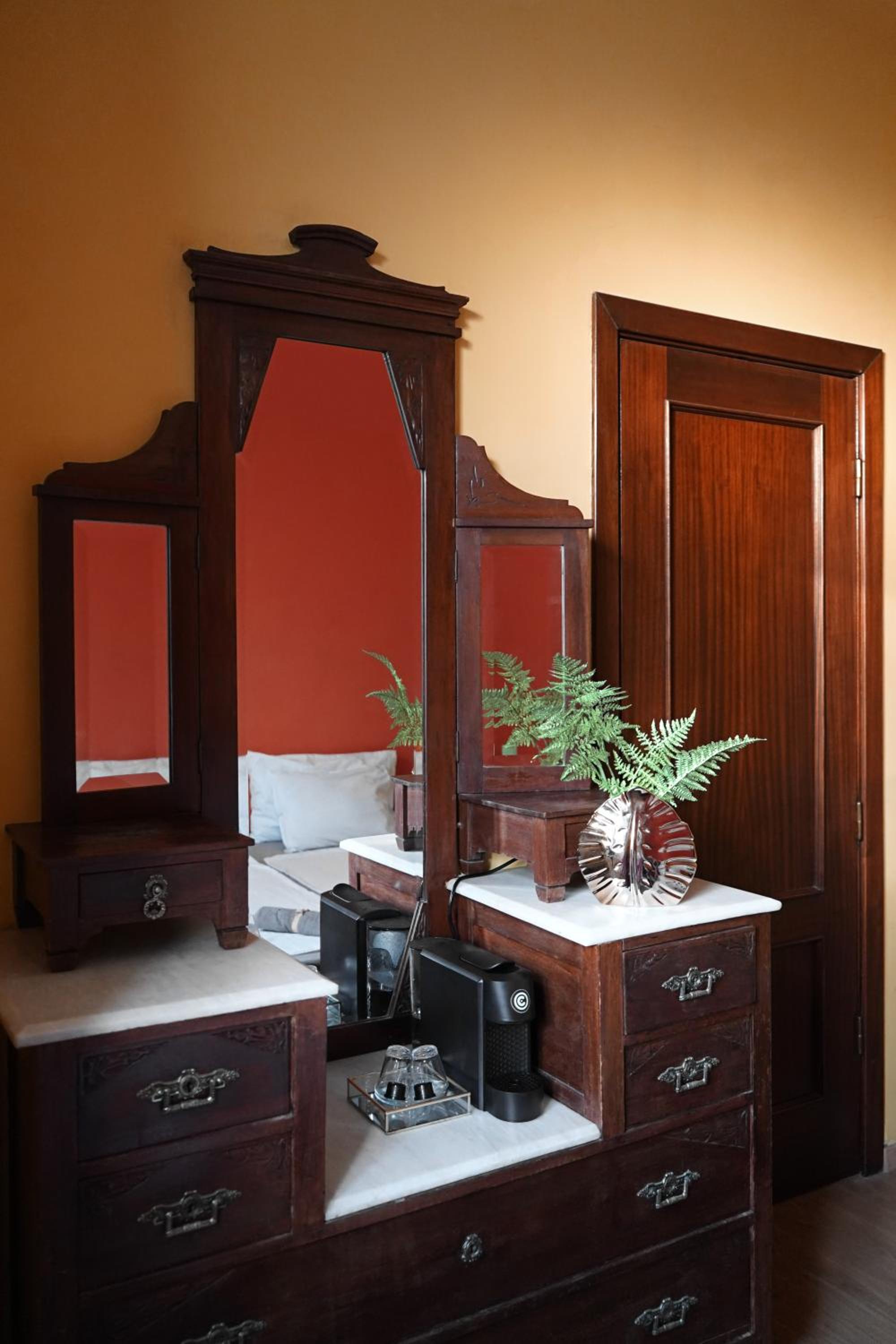Double or Twin Room with Shared Bathroom photo 2