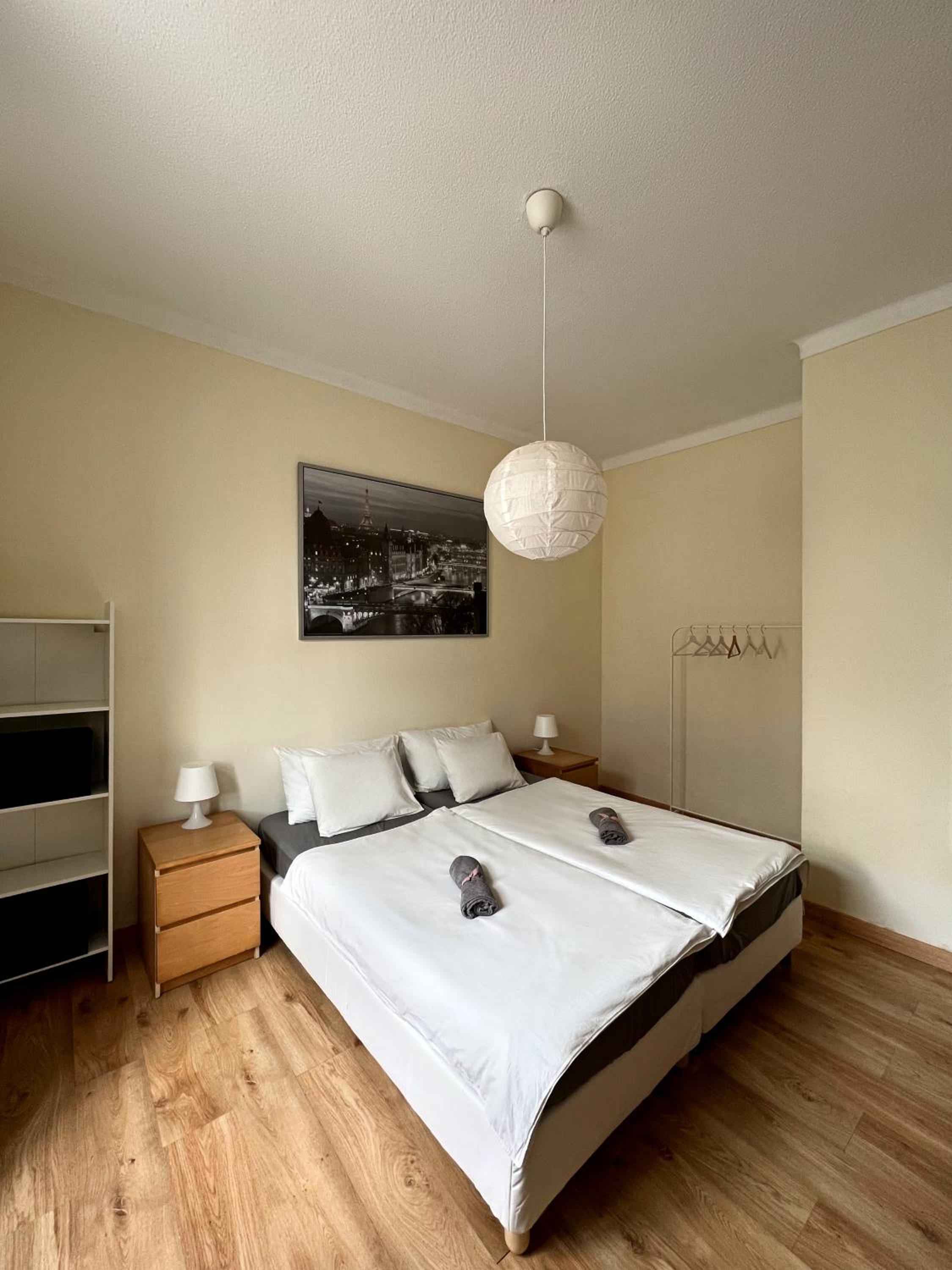 Double or Twin Room with Shared Bathroom photo 1