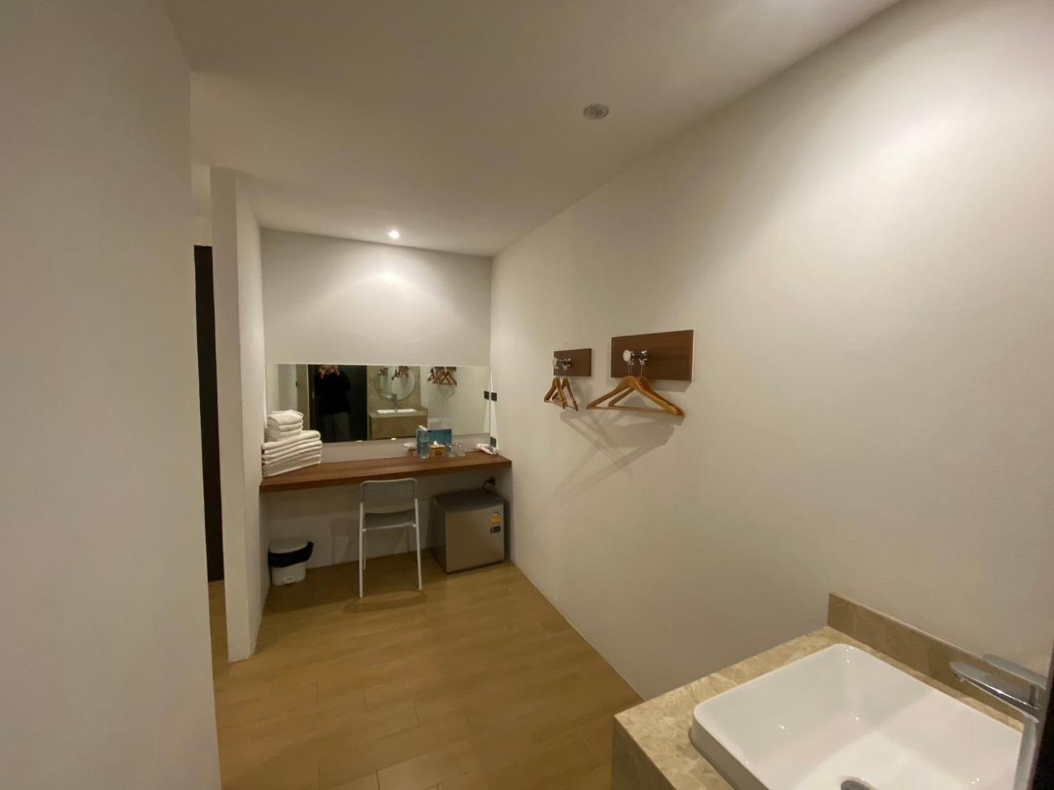 Family Room - Photo 9