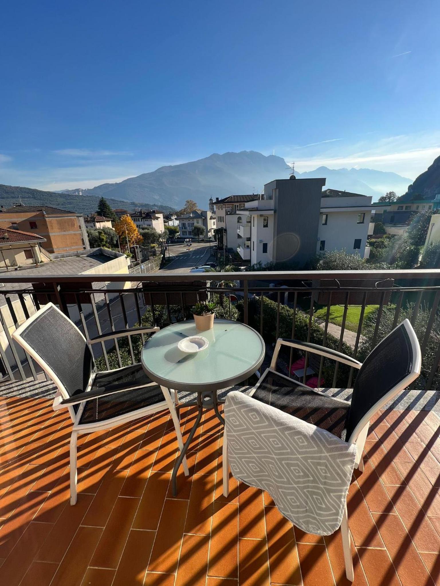 Standard Double Room with Balcony - Photo 4
