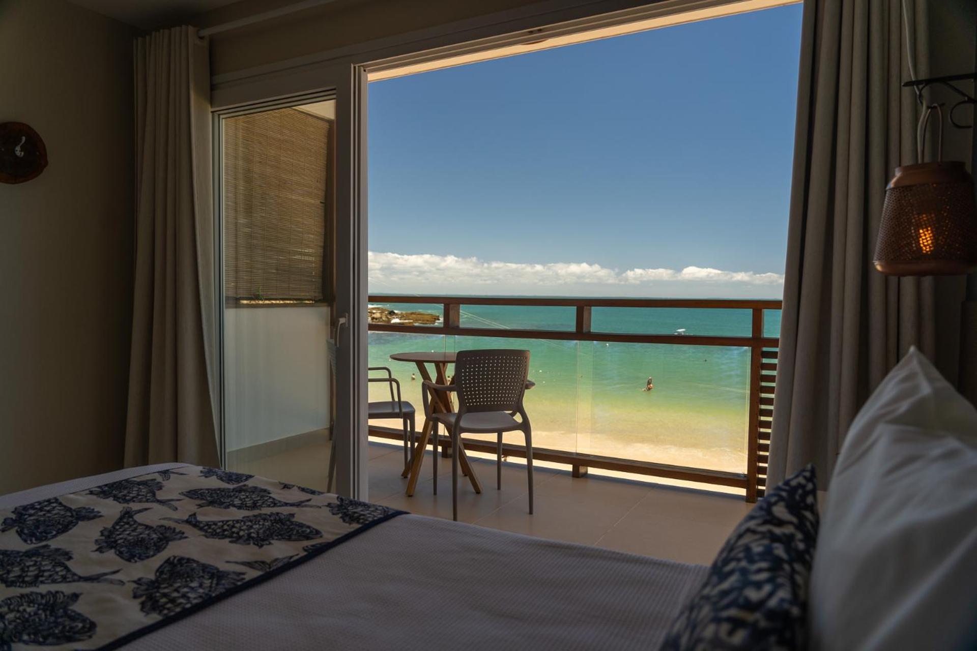 Deluxe Room with Balcony and Sea View photo 3