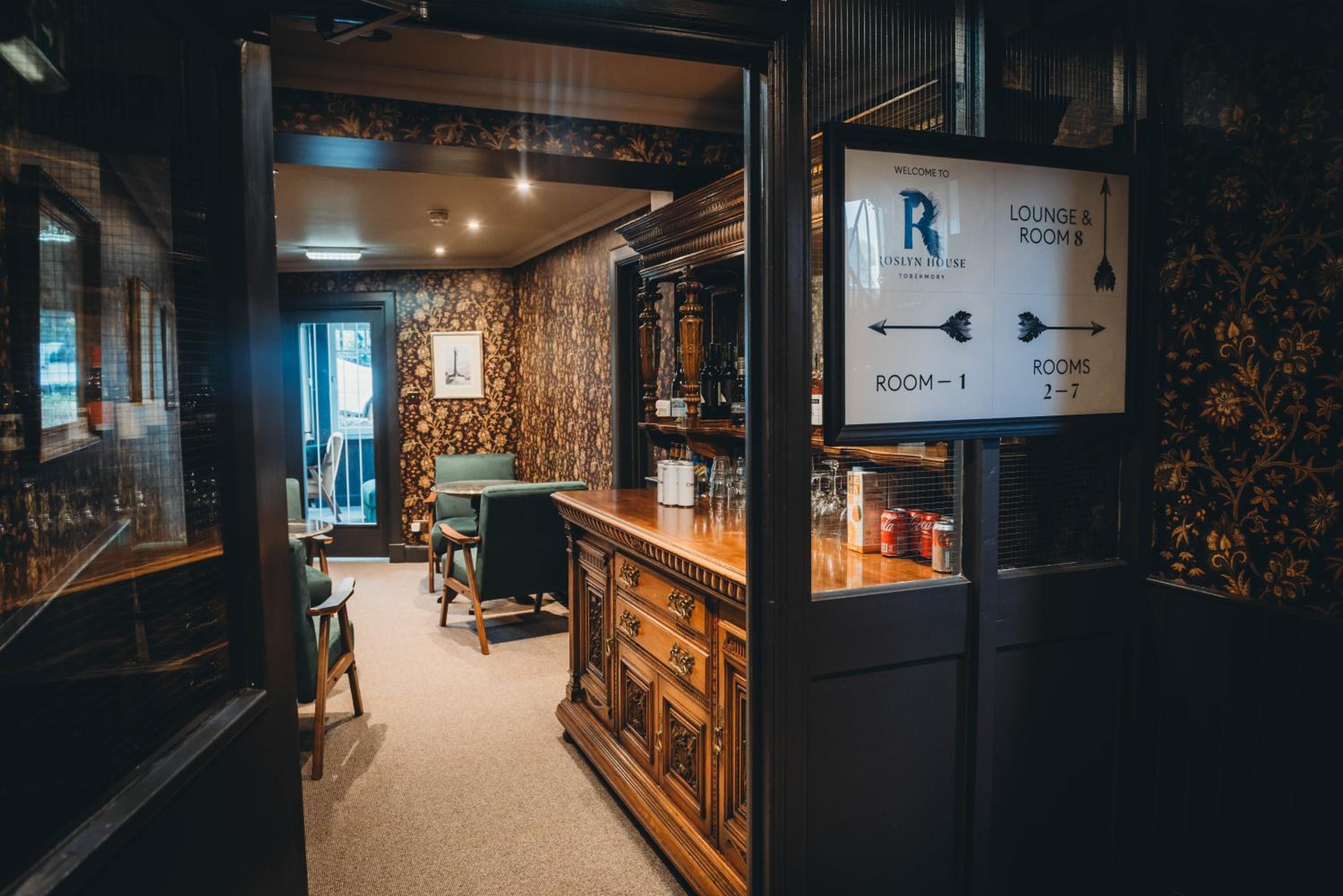 Deluxe King Room - Photo 12