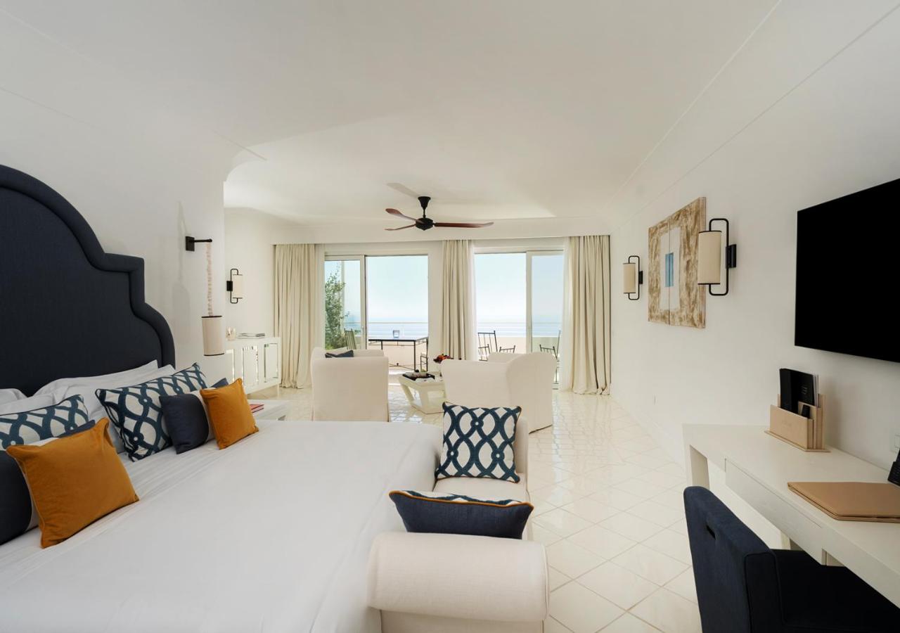 Luxury Suite with Jacuzzi