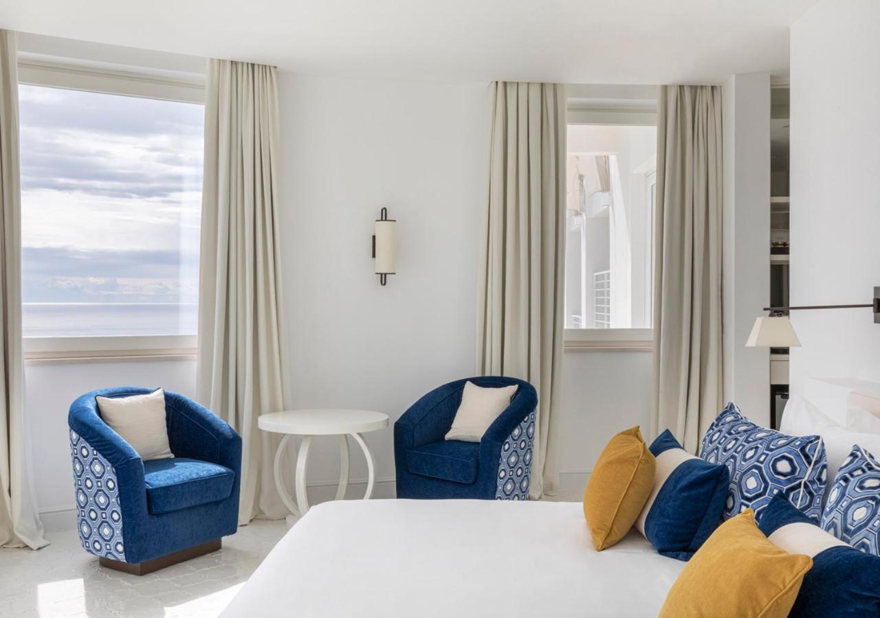 Corner Suite with Jacuzzi
