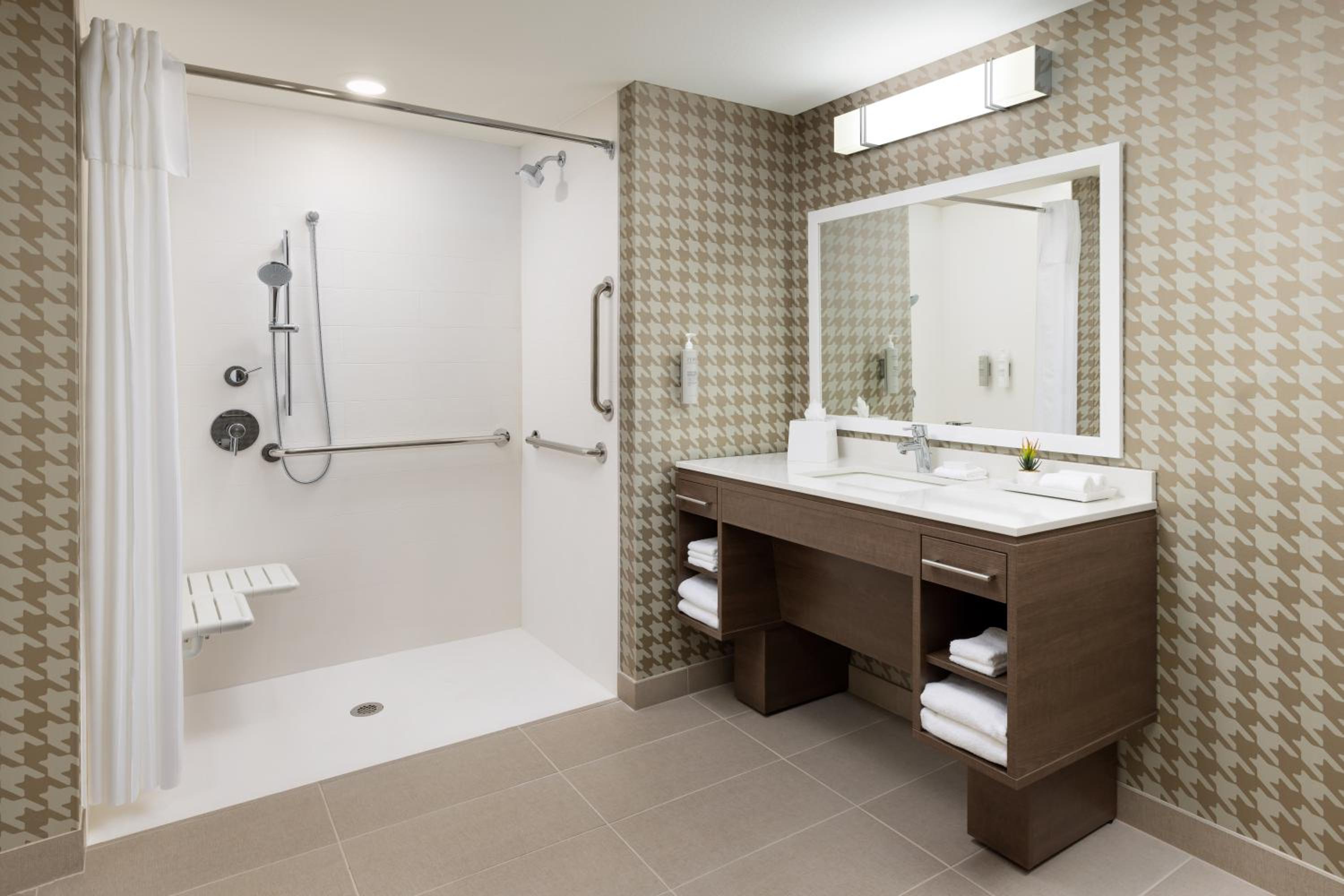 King Studio Suite - Hearing Access - Photo 8