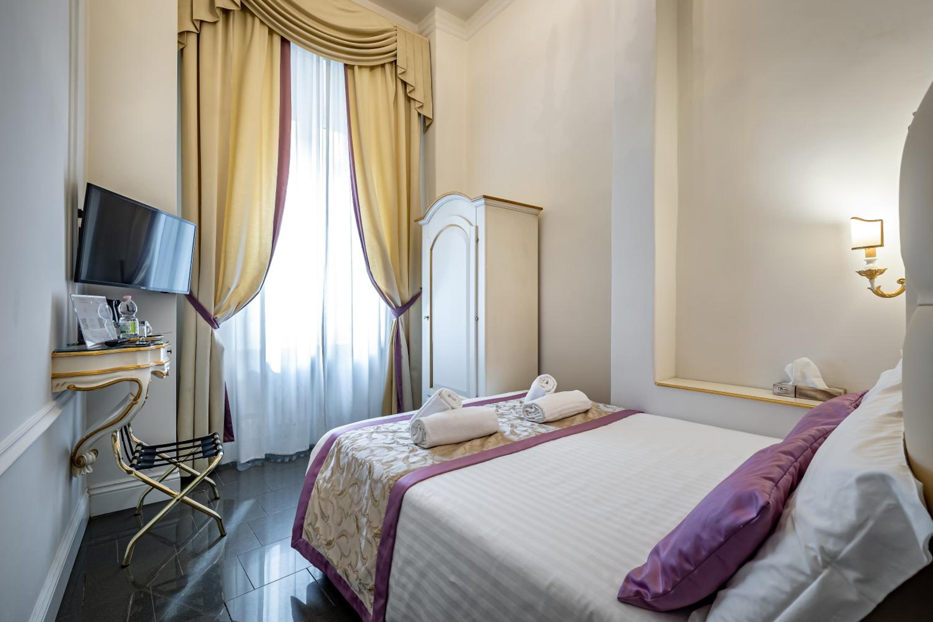 Economy Double Room photo 1