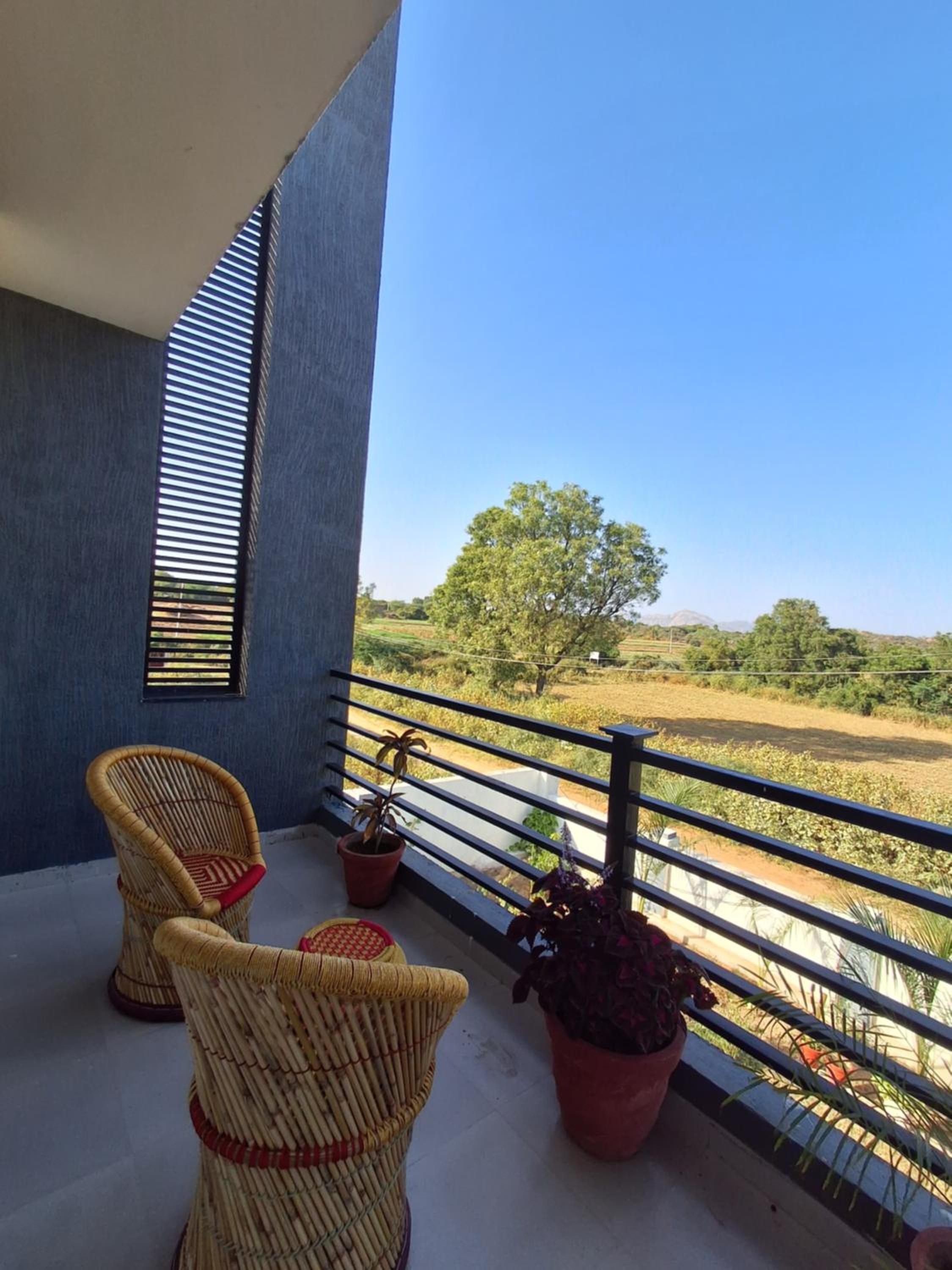 Family Room with Balcony photo 2