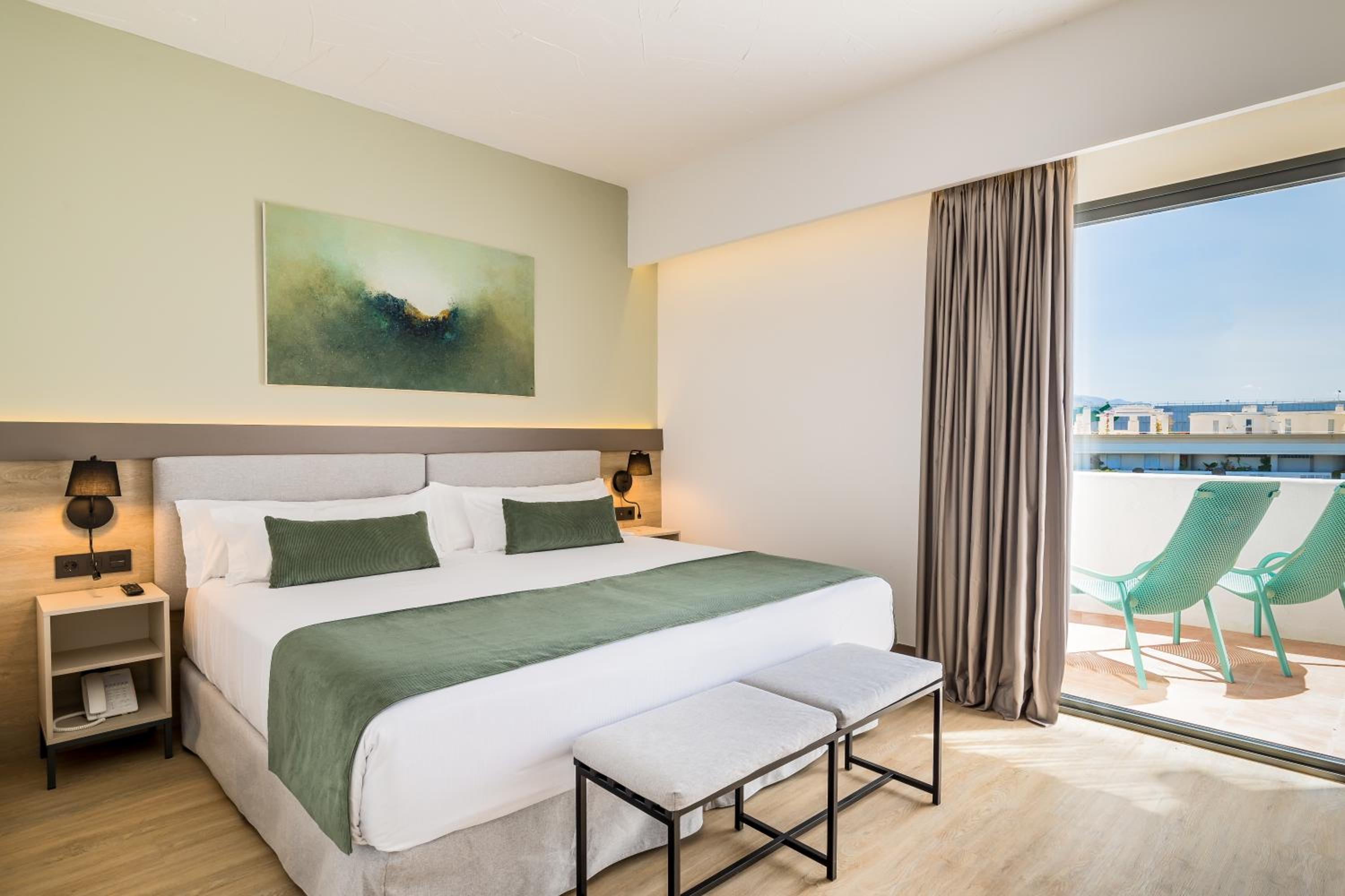 Junior Suite (2 Adults + 2 Children) - Photo 2