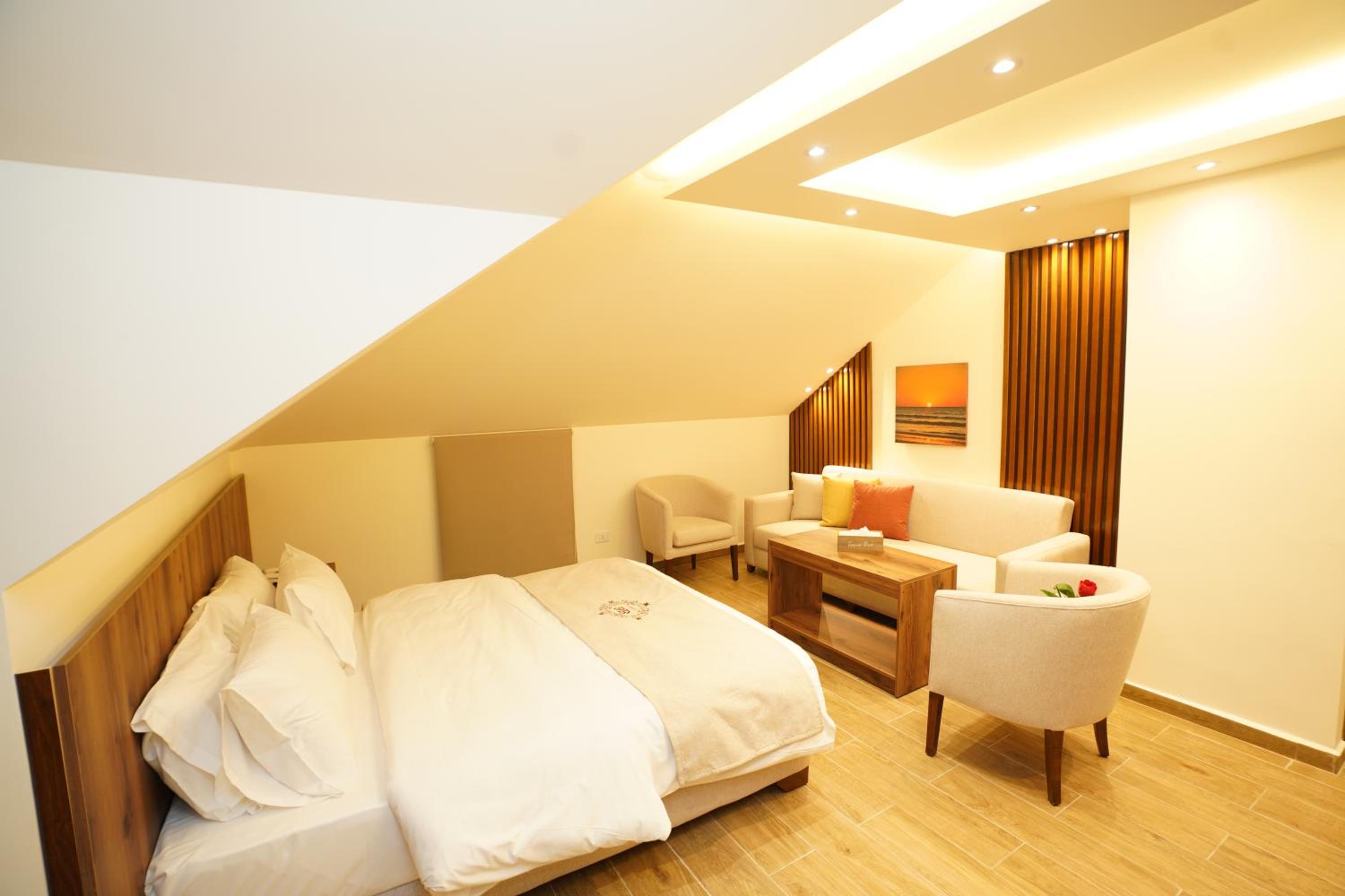 King Suite with Spa Bath