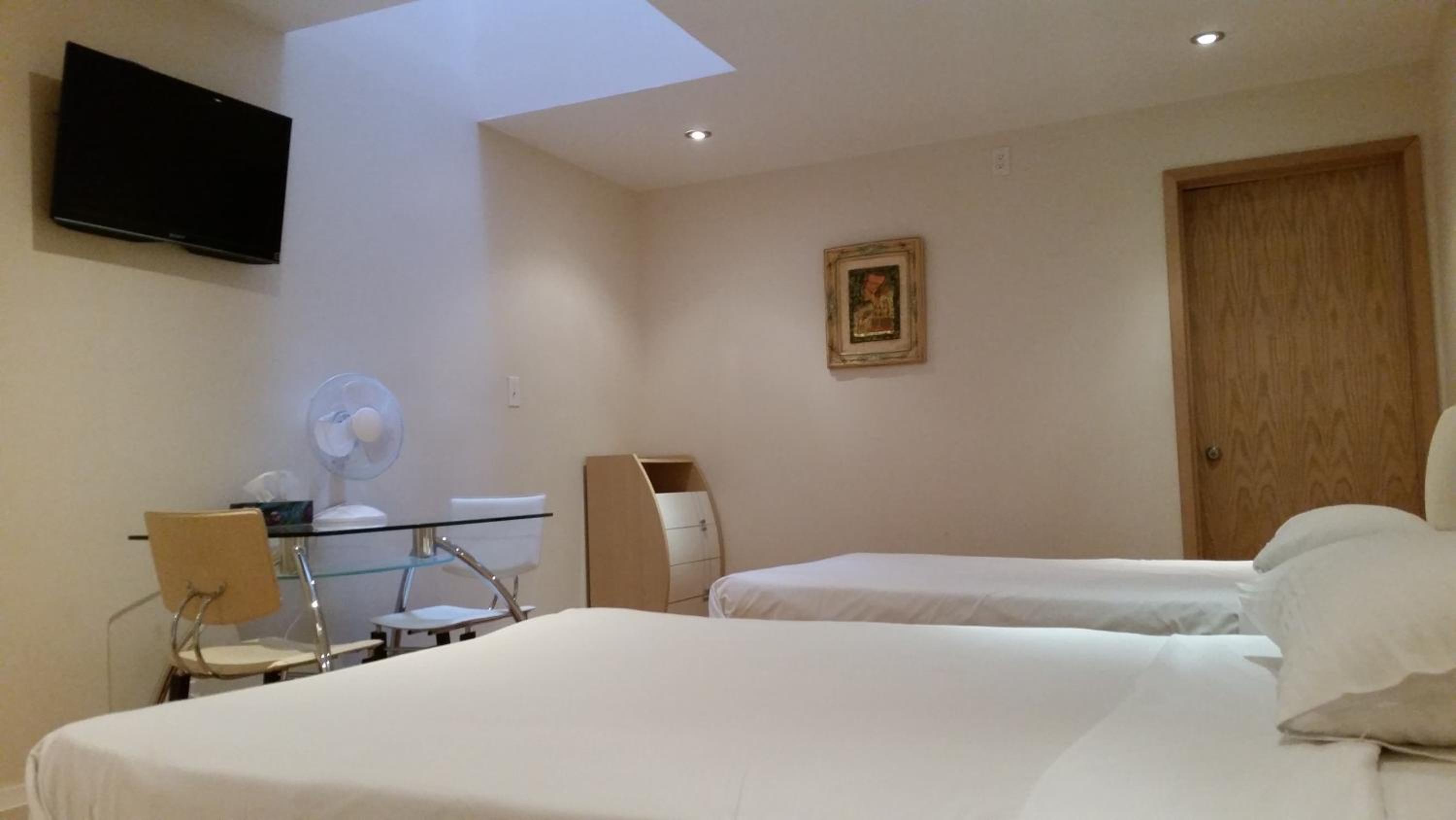 Superior Family Room with Four Beds - Photo 3