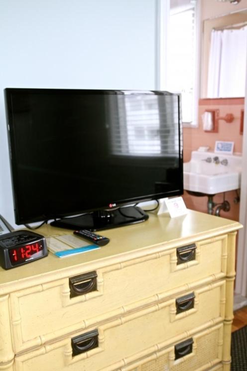 Petite Room with One Queen Bed- In Separate House photo 2