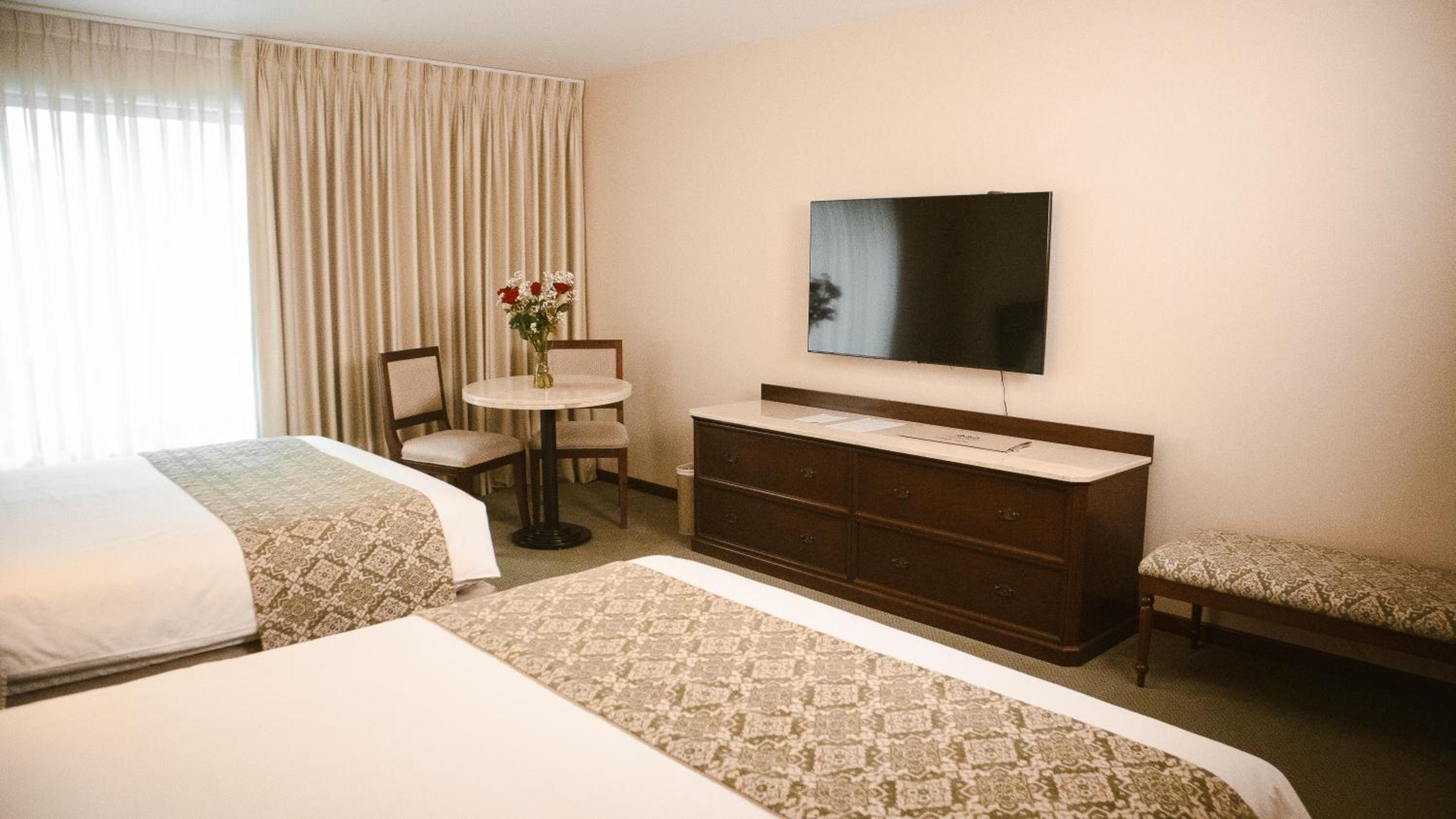 Premium Twin Room photo 2